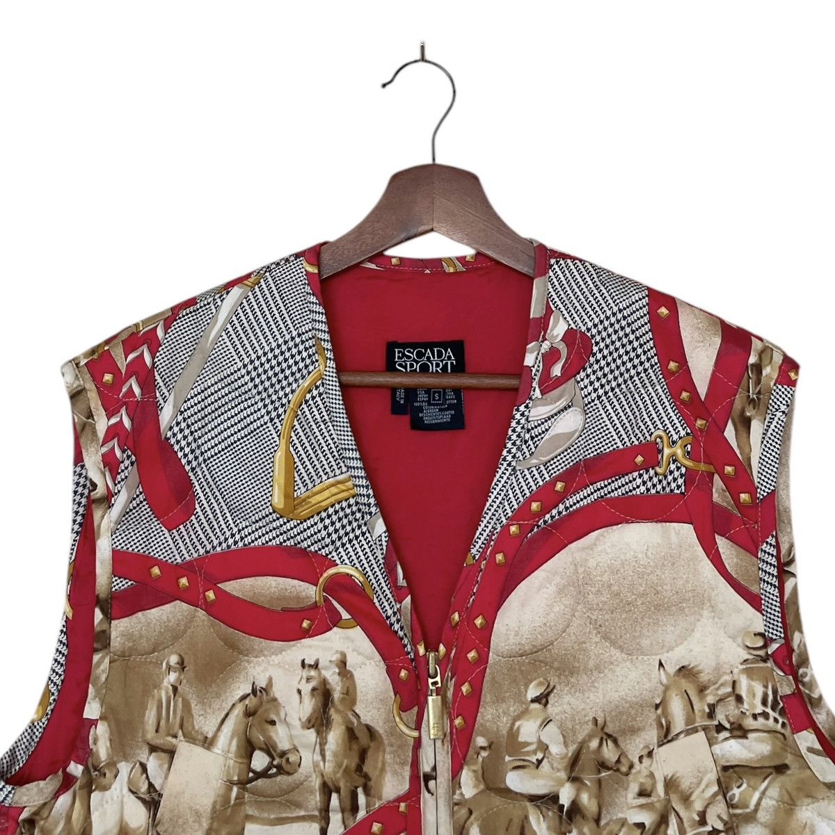 Escada Sport × Vintage Vintage Brand Escada Sport Fullprint Vest 2000s Size US S / EU 44-46 / 1 - 7 Thumbnail