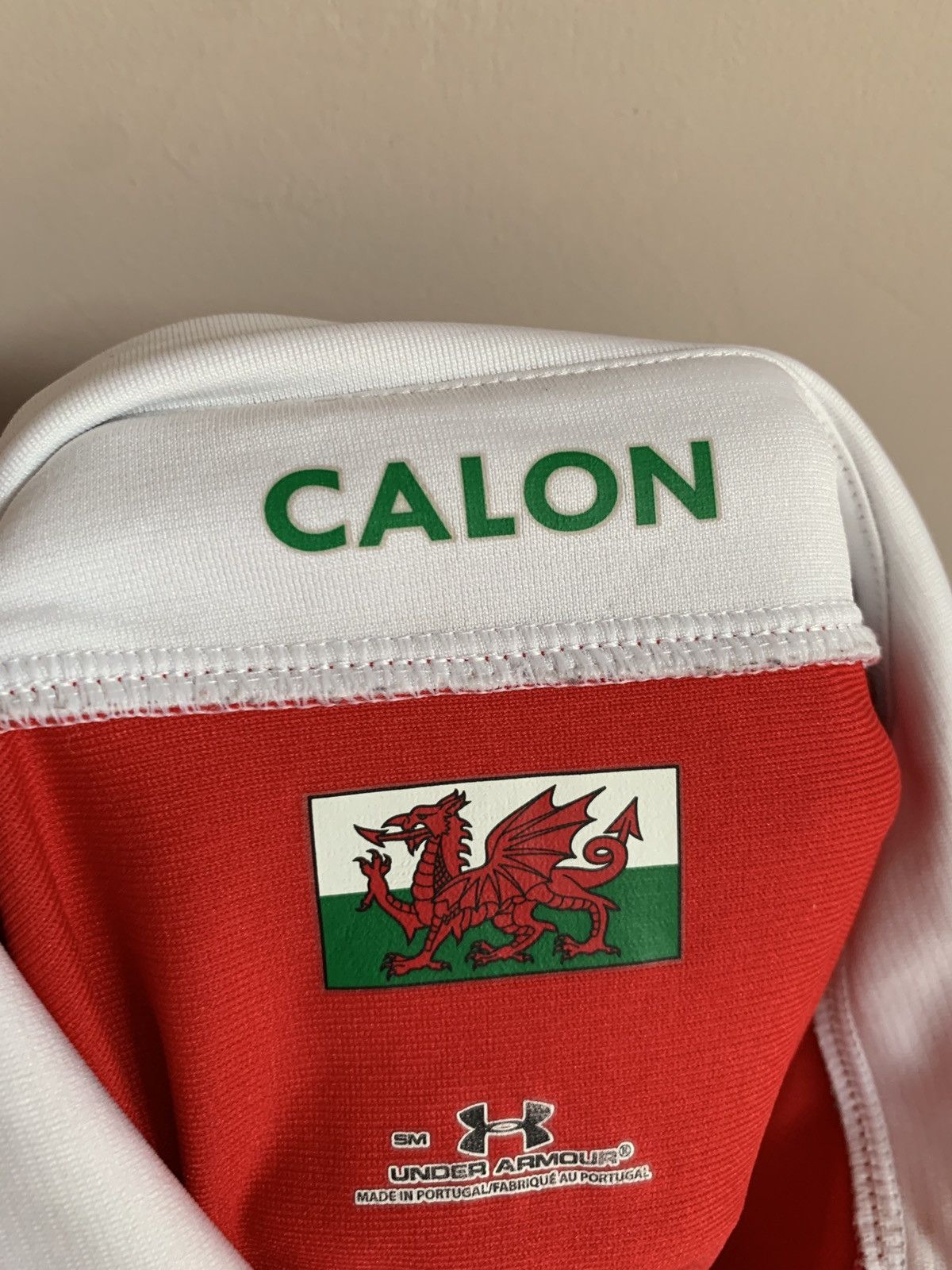 Under Armour Wales Home Rugby Union Long Sleeve Shirt Under Armour Sz S Size US S / EU 44-46 / 1 - 8 Thumbnail
