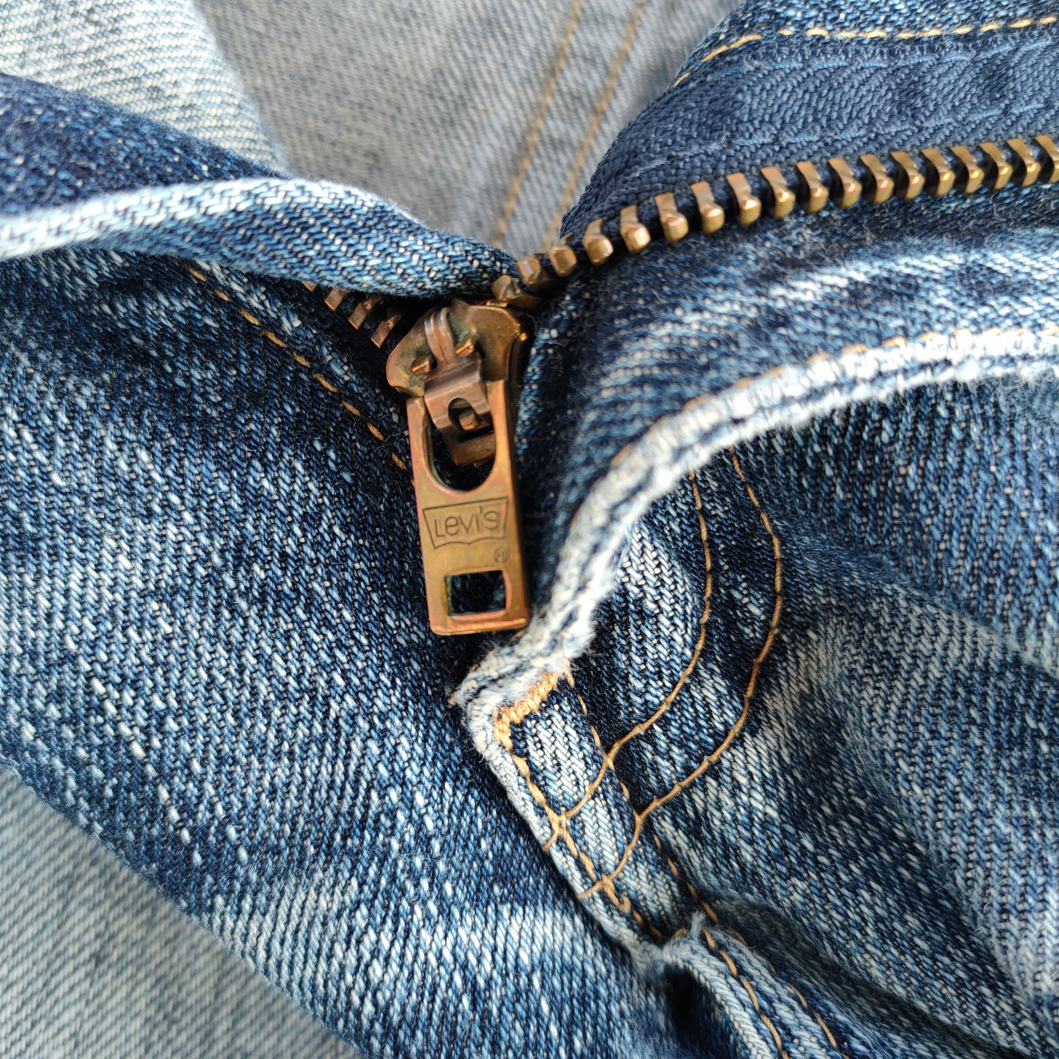 Levi's Vintage Clothing VINTAGE LEVI'S 510 FADED DISTRESSED JEANS DENIM PANTS Size US 36 / EU 52 - 10 Thumbnail