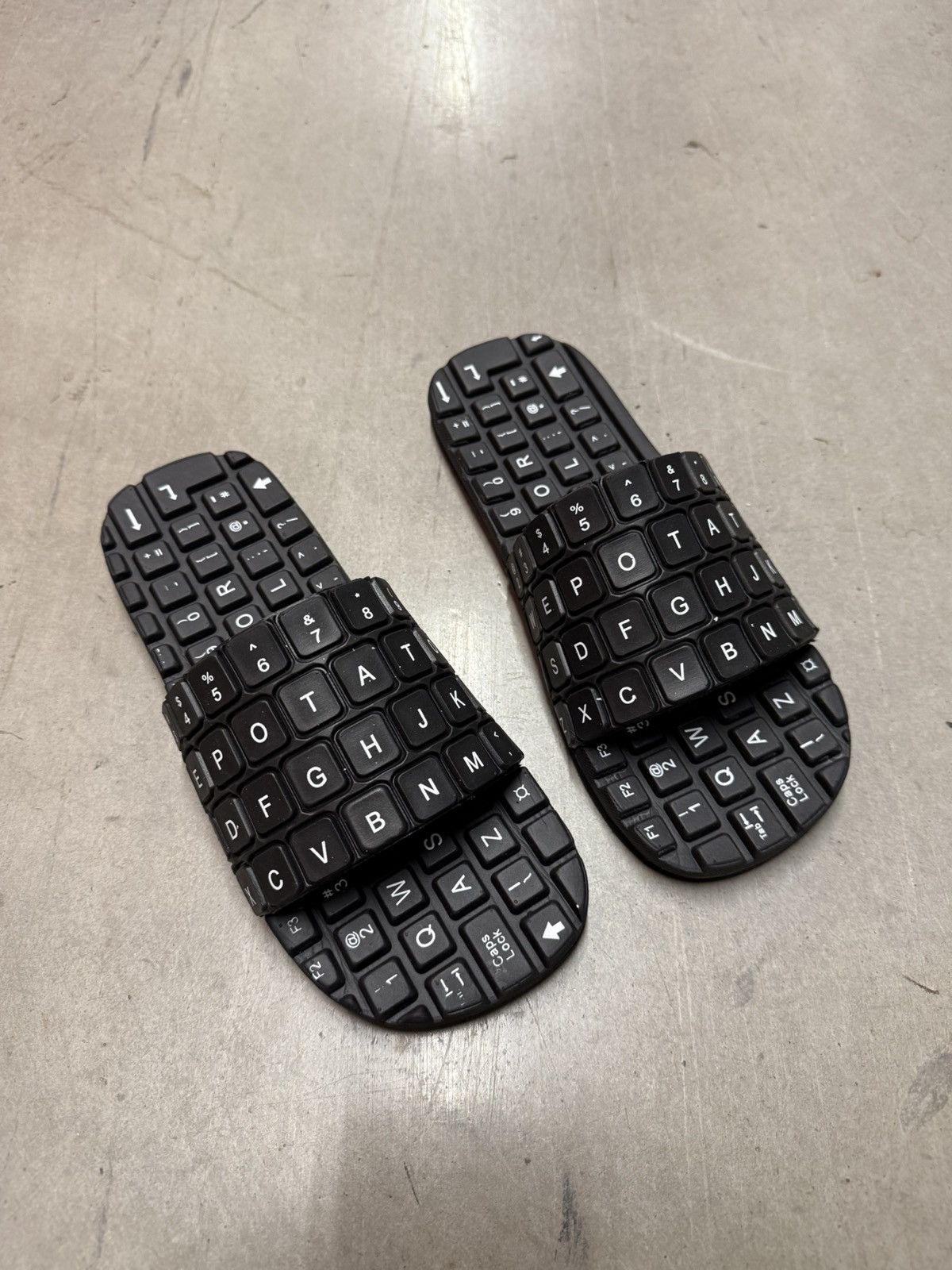 Imran Potato Imran Potato Keyboard Slides Size S/M Size US 6 / EU 39 - 4 Thumbnail