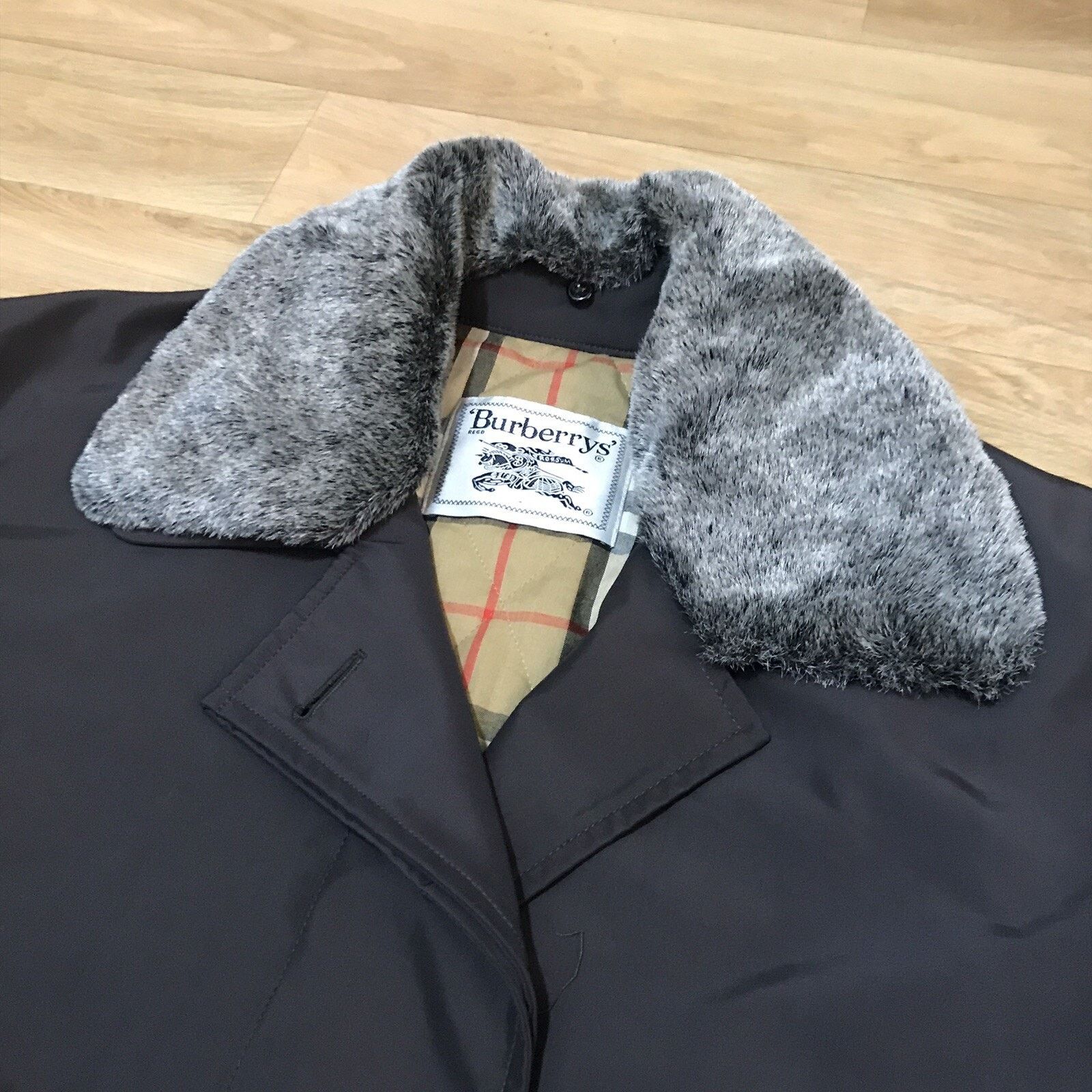 Burberry VINTAGE Burberry women jacket coat Nova Check FAUX FUR GRAY Size XL / US 12-14 / IT 48-50 - 7 Thumbnail