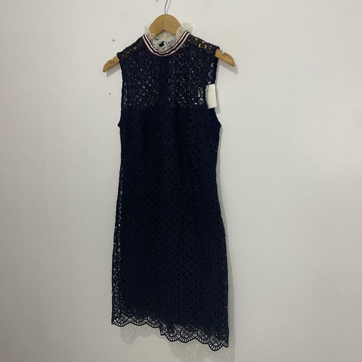 Sandro Sandro Dovera Lace Mini Dress Size S / US 4 / IT 40 - 2 Thumbnail