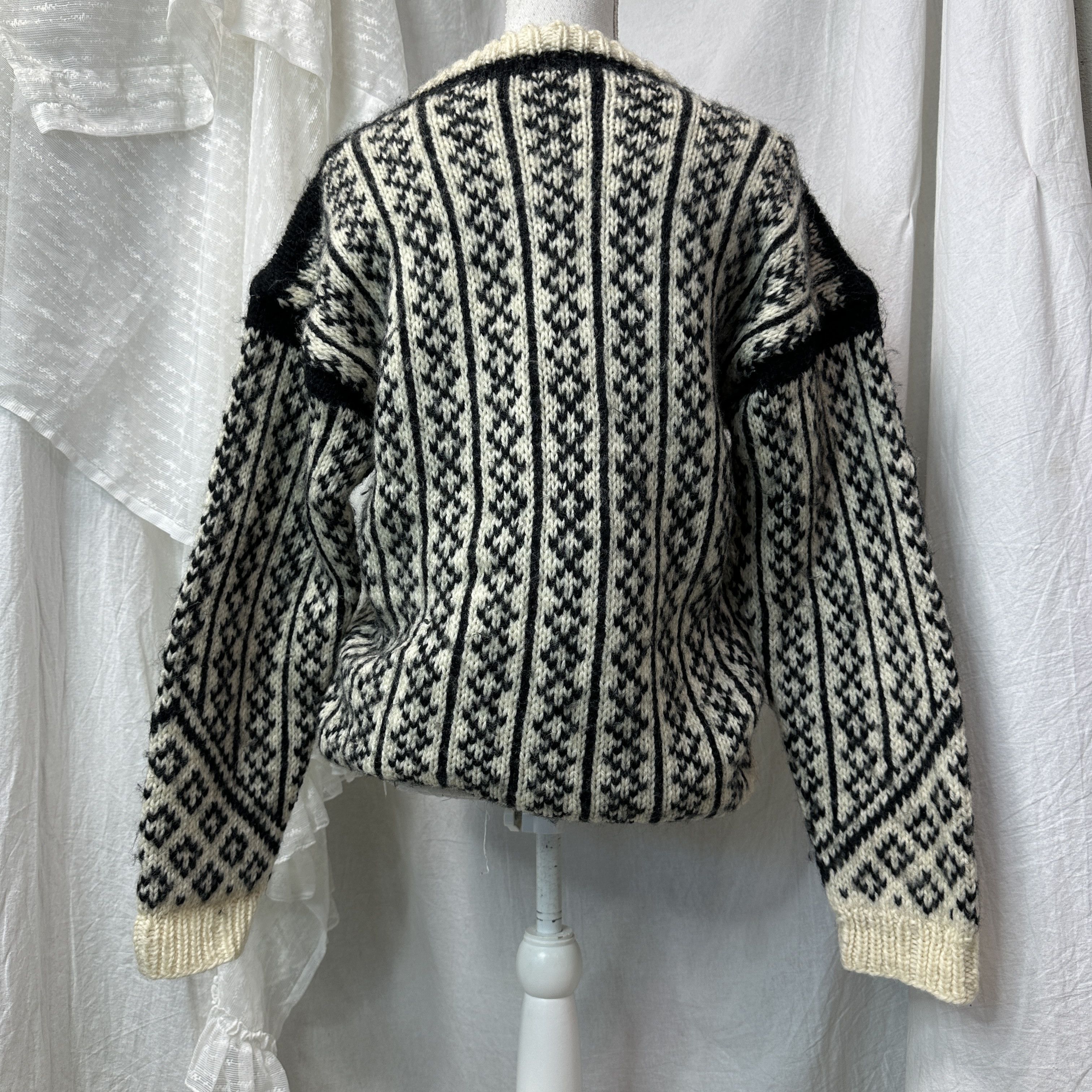 Vintage Vintage Woolen Norwegian Handmade Sweater Y2K Size M / US 6-8 / IT 42-44 - 6 Thumbnail