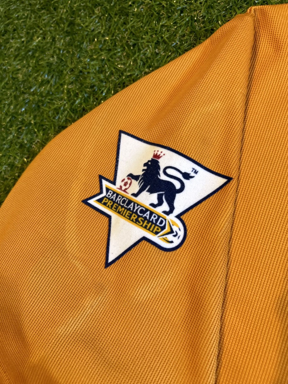 Vintage 03/04 Wolverhampton Wanderers FC Camara Home Shirt Size US L / EU 52-54 / 3 - 13 Thumbnail