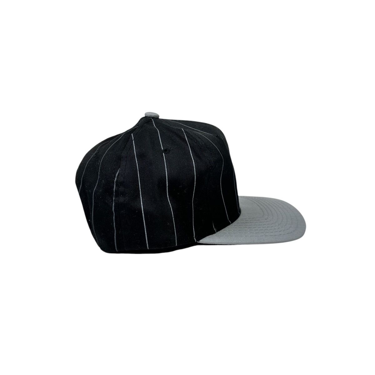NFL × Starter × Vintage Vintage Starter Los Angeles Raiders Pinstripe Hat & Shorts Size US 30 / EU 46 - 11 Thumbnail