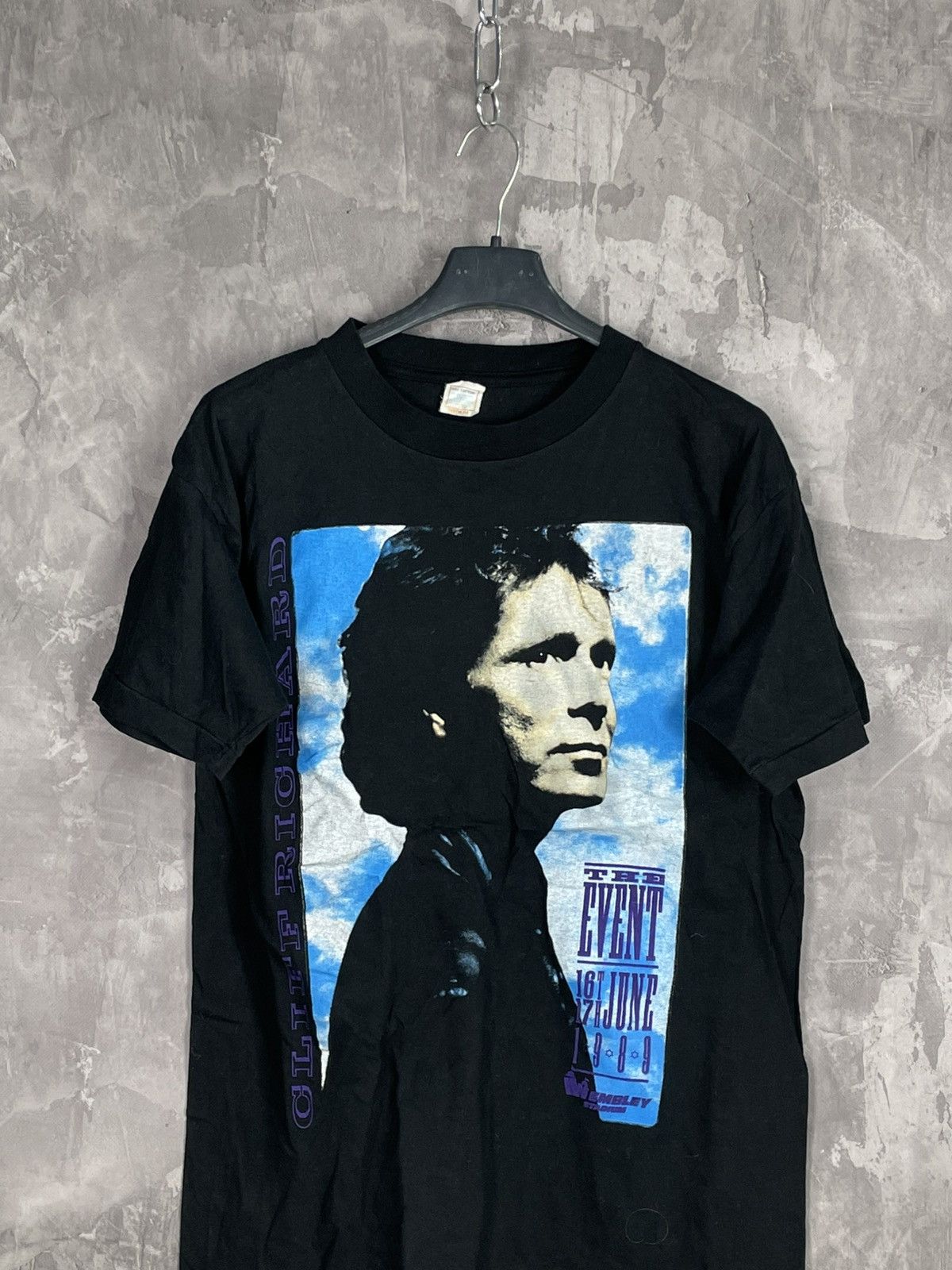 Band Tees Vintage 1990 Cliff Richard Tour T-shirt Size US M / EU 48-50 / 2 - 2 Thumbnail