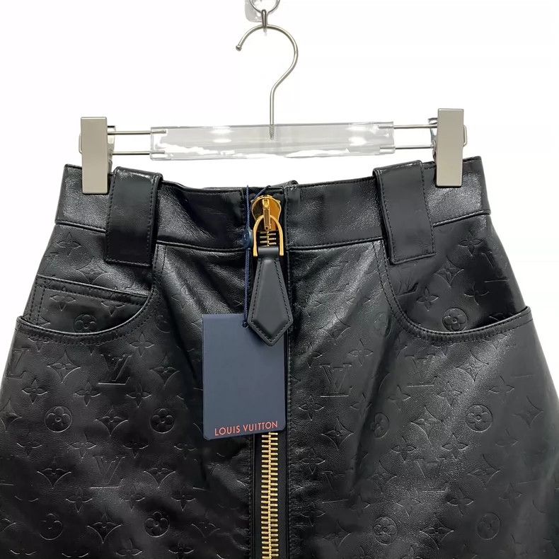 Louis Vuitton Louis Vuitton Full print dark print leather skirt Size 37" - 5 Thumbnail