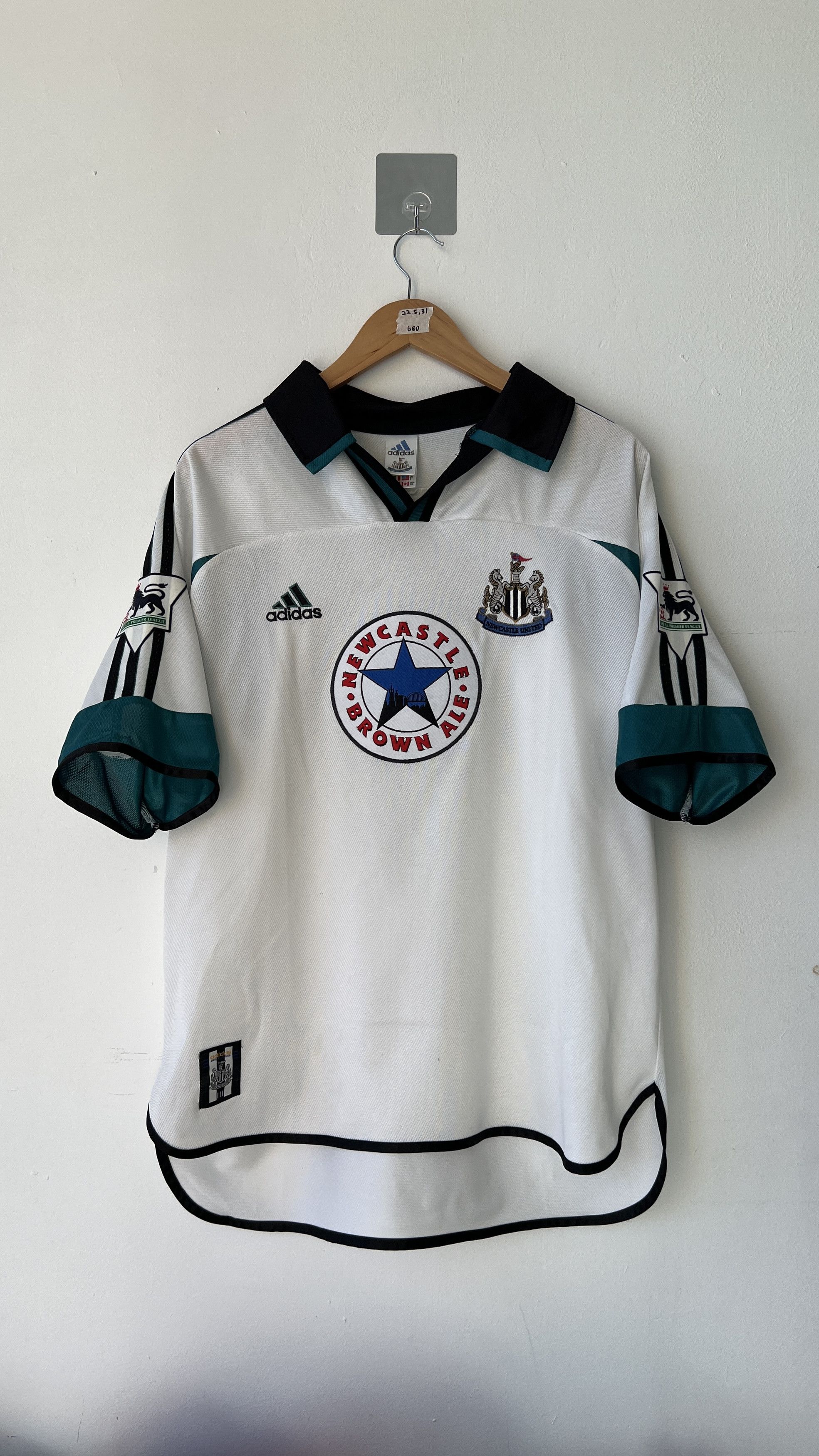Adidas (L) Newcastle 1999-00 Away Shirt Shearer #9 Kit Size US L / EU 52-54 / 3 - 2 Thumbnail