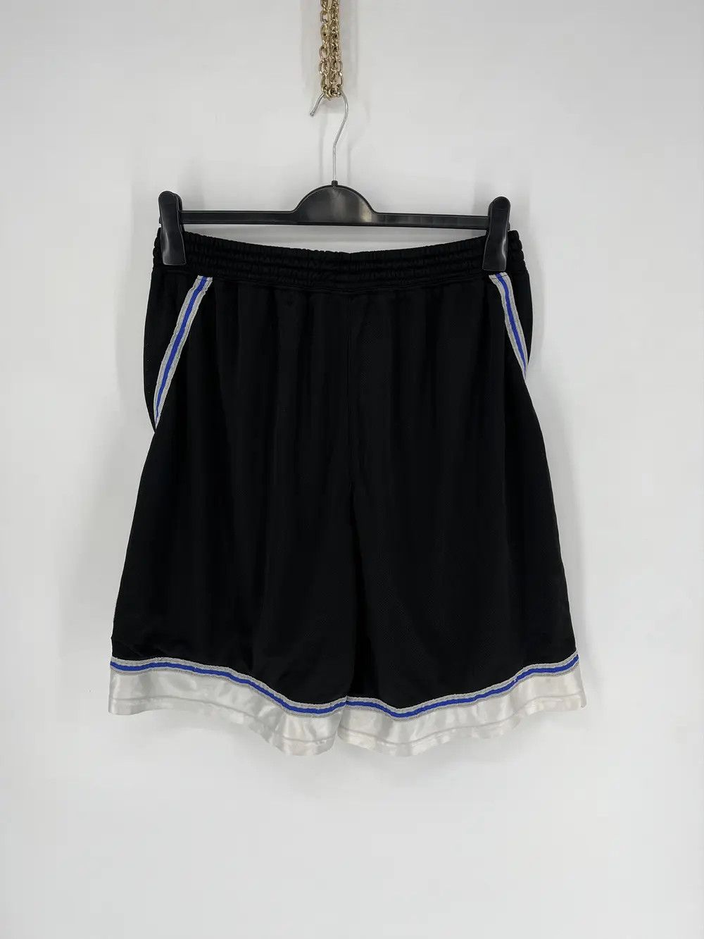 NBA × Nike × Vintage 90s Vintage Nike Black Nylon Mini Swoosh Shorts Travis Style Size US 42 / EU 58 - 9 Thumbnail