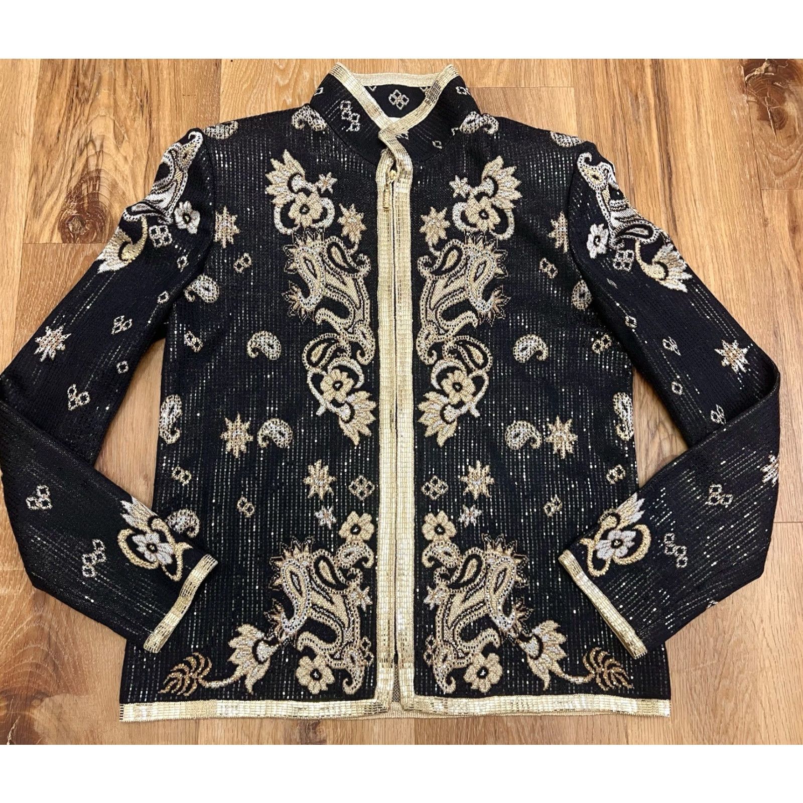 St. John VINTAGE St. John Evening PUllette Paisley Jacket sz 2 Black/Gold EUC Size XS / US 0-2 / IT 36-38 - 3 Thumbnail