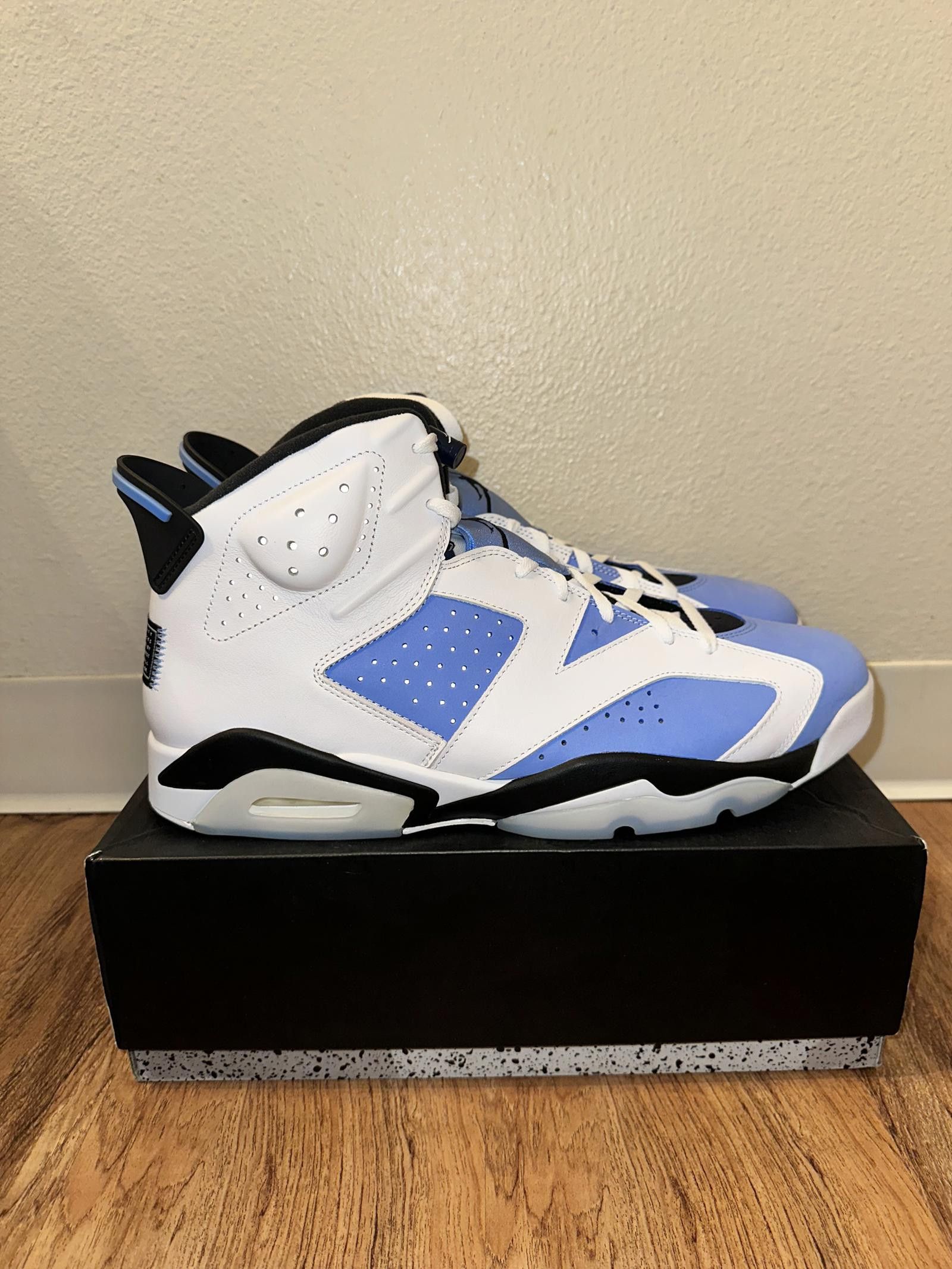 Jordan 6 Retro UNC White