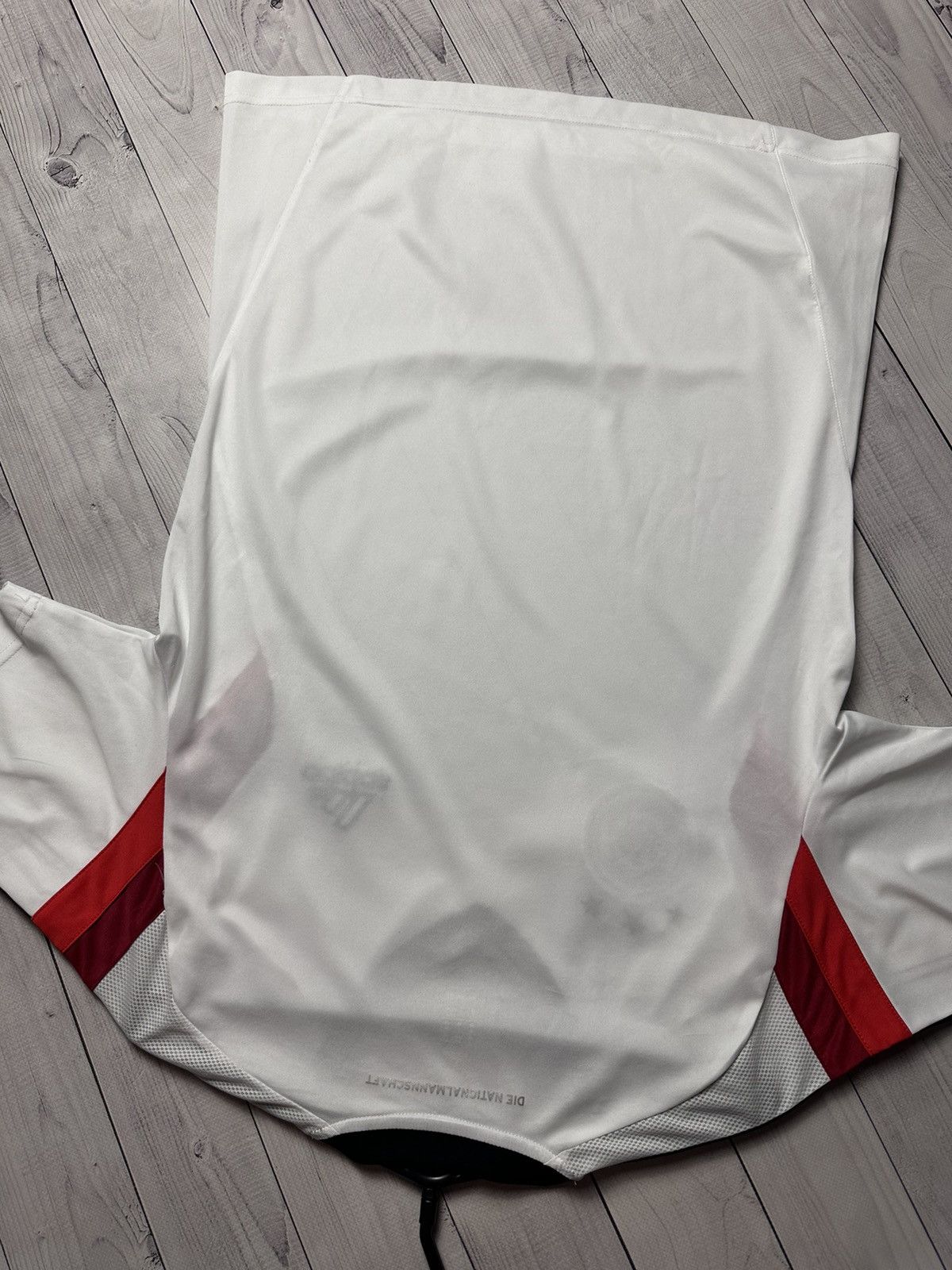Vintage Vintage Deutschland adidas soccer jersey size M white Size US M / EU 48-50 / 2 - 7 Thumbnail