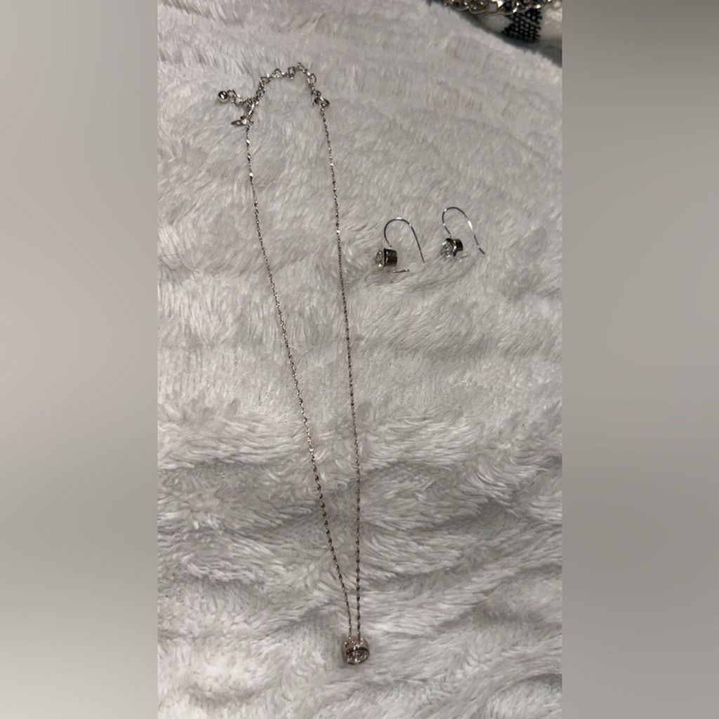 Saks Fifth Avenue AVON Jewelry Set Necklace Pierced Earrings Cubic Zirconia Size ONE SIZE - 2 Thumbnail