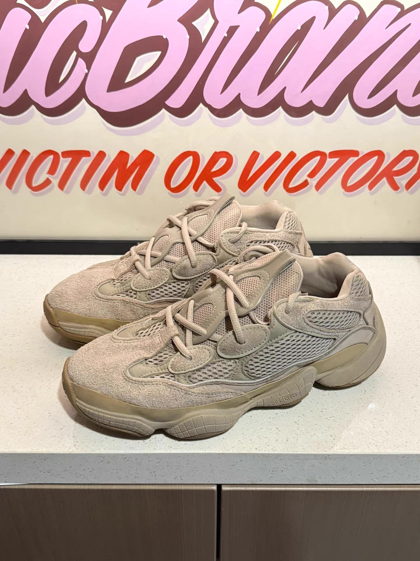 Adidas adidas Originals Yeezy 500 low-top dad shoes。 Ｑ20 Size US 9 / EU 42 - 1 Thumbnail