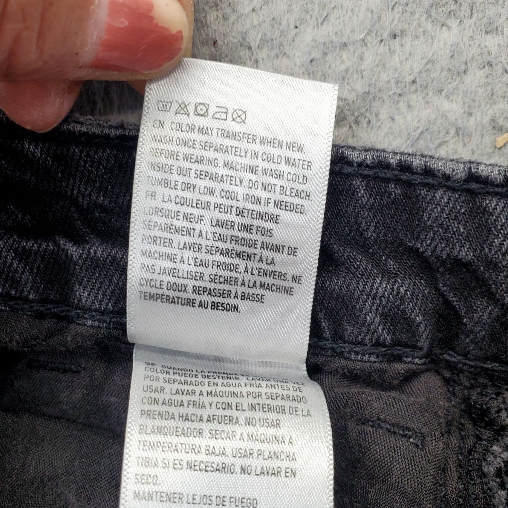 American Eagle Outfitters American Eagle Outfitters Gray Denim Cut-Off Shorts Womens Size 6 Size 28" / US 6 / IT 42 - 7 Thumbnail