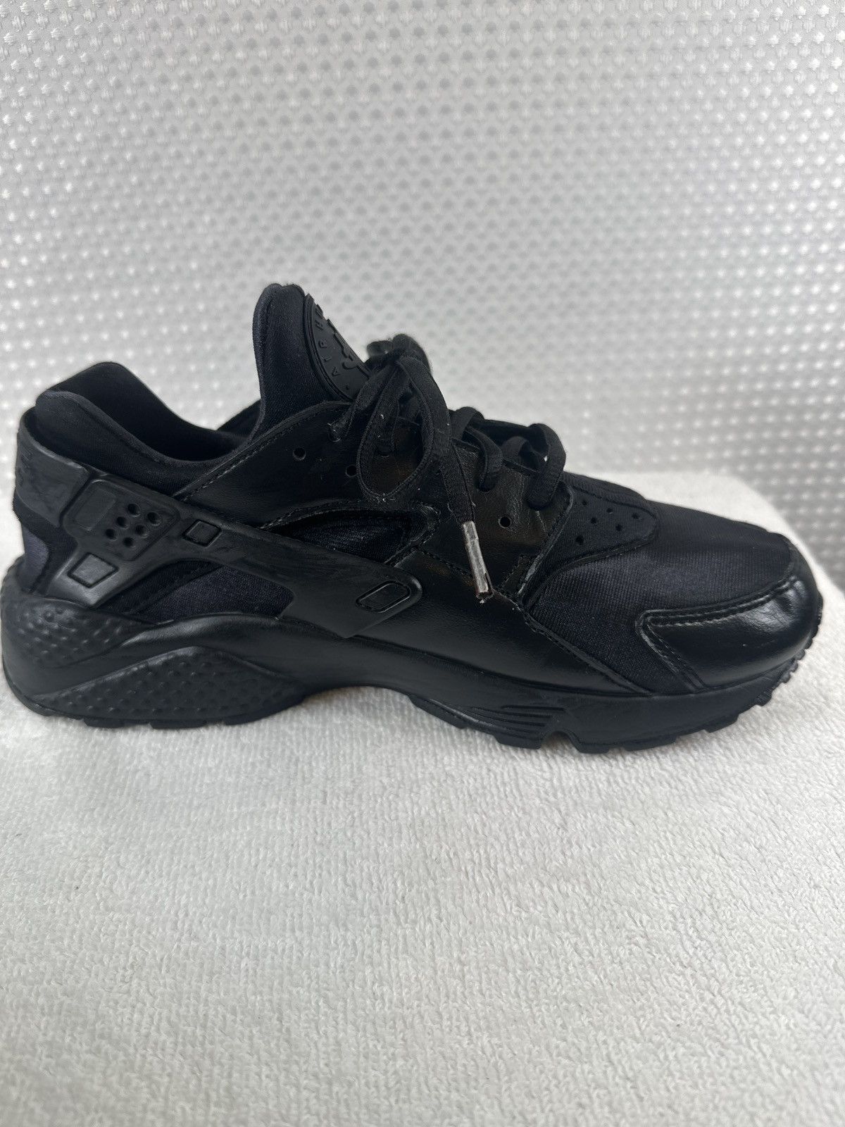 Nike Nike Air Huarache Run Triple Black Ladies Shoes Size US 9 / EU 42 - 5 Thumbnail