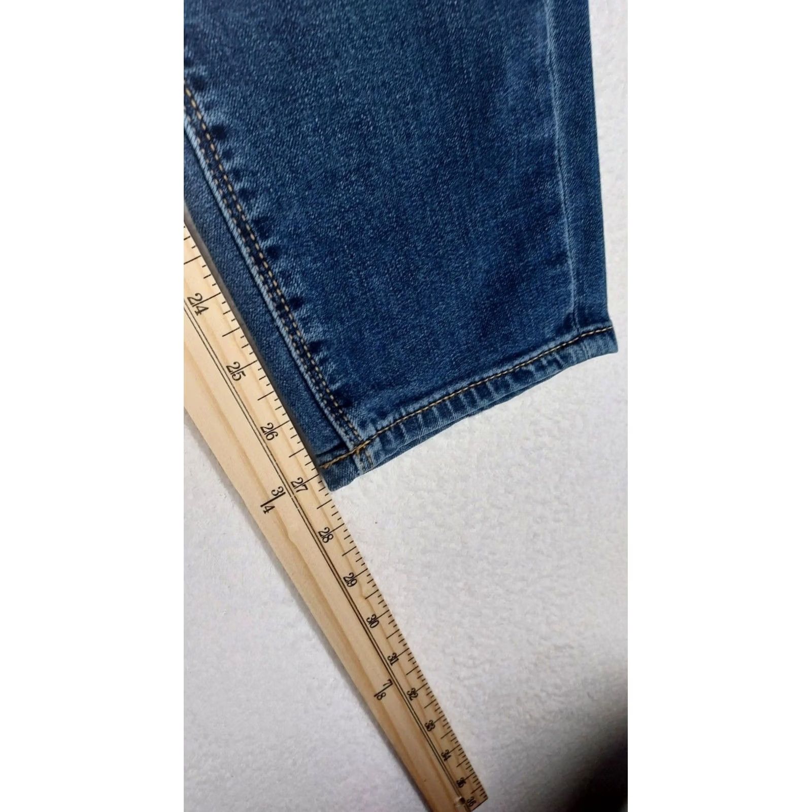 Lucky Brand Lucky Brand Charlie Skinny Jeans Women 8/29 Medium Wash Denim Blue 5-Pocket Zipper Button Stretch Regular Size 8 Size 30" / US 8 / IT 44 - 6 Thumbnail