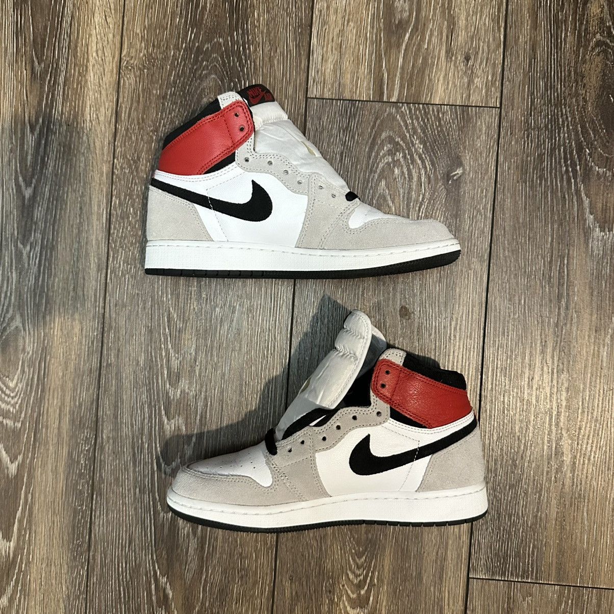 Jordan Brand Jordan 1 Mid “Light Smoke Grey” Size 7 Size US 7 / EU 40 - 2 Thumbnail