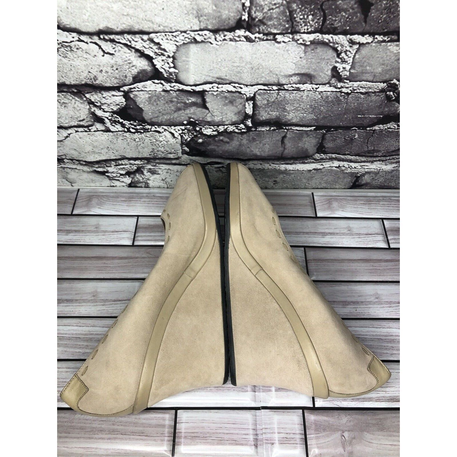 Other Taryn Rose Beige Suede Leather Peep Toe Dress High Wedges Wo Size US 9 / IT 39 - 16 Thumbnail