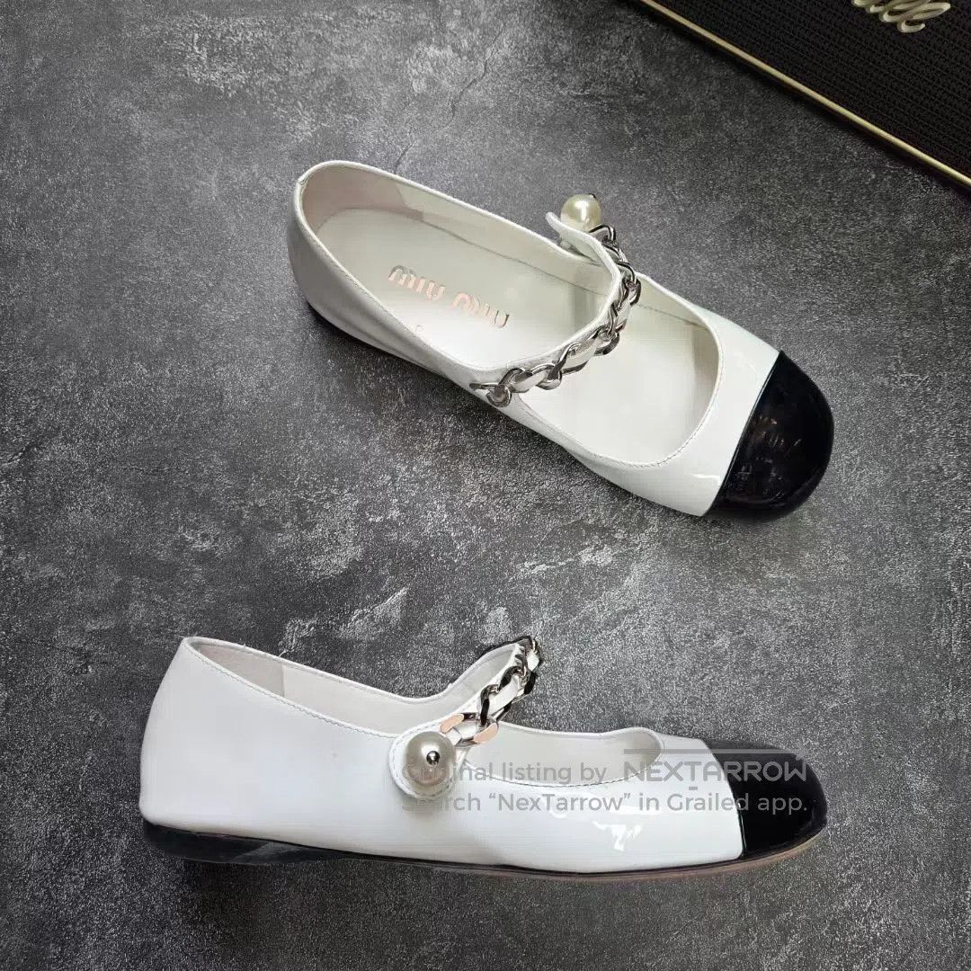 Miu Miu Miu Miu Patent leather flat Mary Jane shoes with pearl buc Size US 4 / IT 34 - 3 Thumbnail
