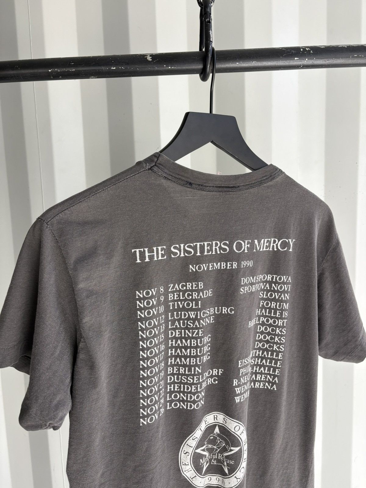 Band Tees Vintage Sisters of Mercy Shirt Faded Distressed Grunge Thin Size US L / EU 52-54 / 3 - 5 Thumbnail