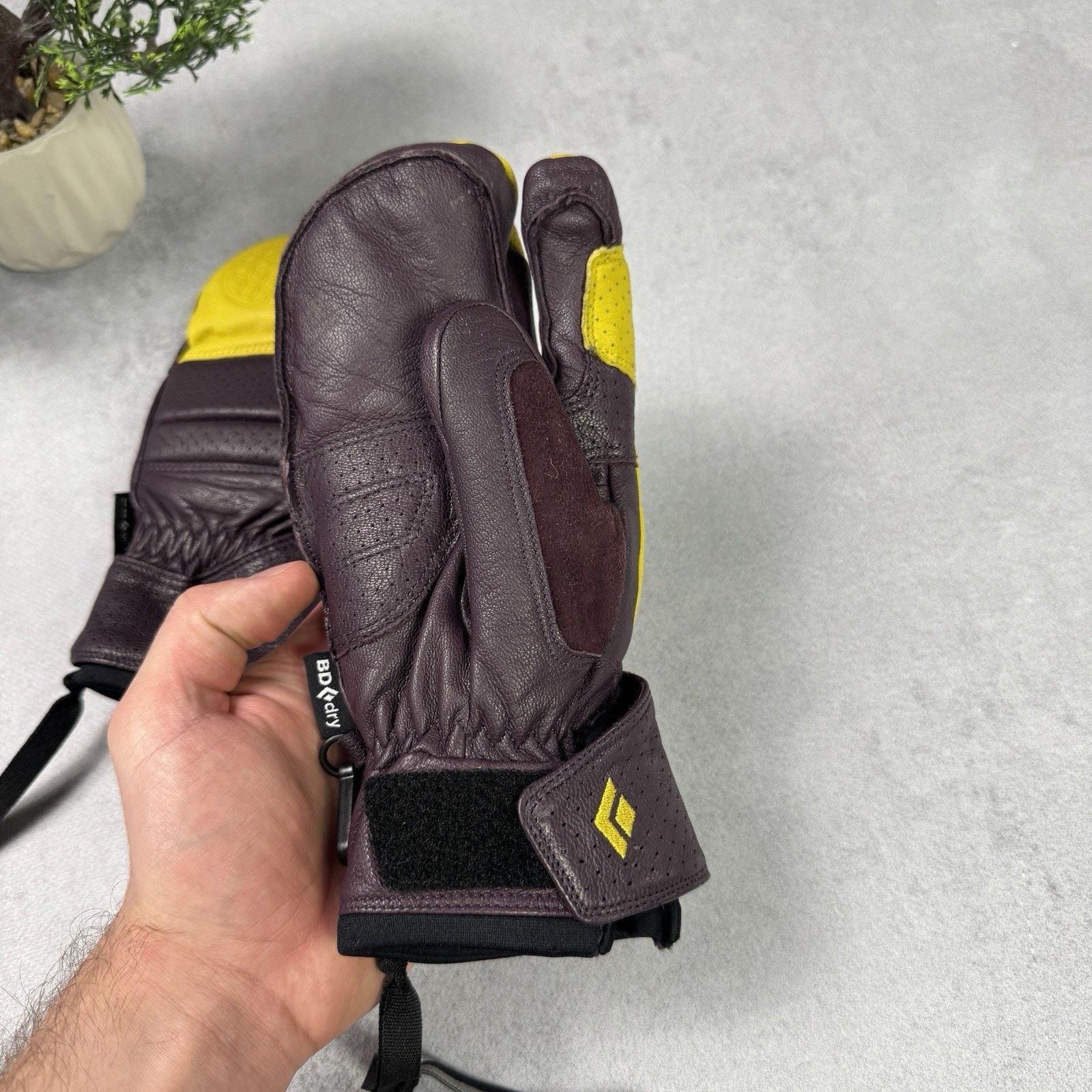 Black Diamond Black Dimond Spark Angel Finger Bordeaux Sulfur Gloves Size ONE SIZE - 5 Thumbnail