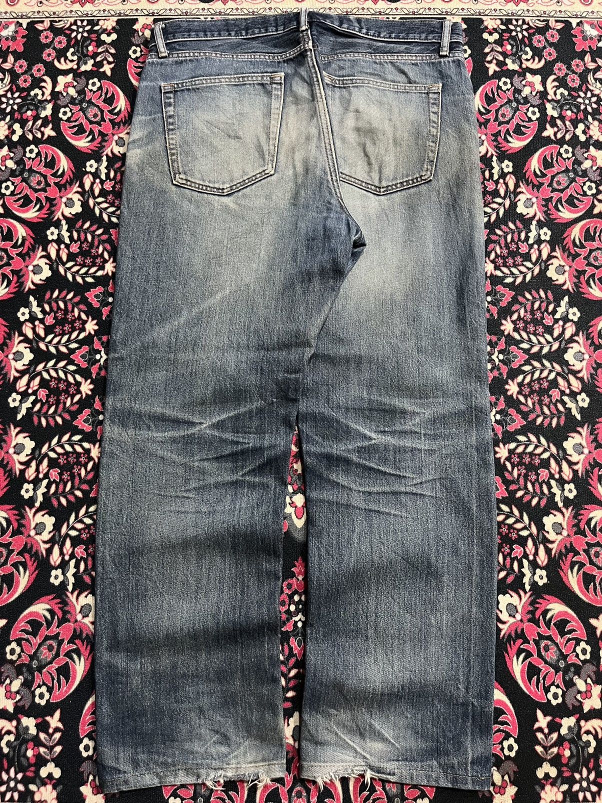 Undercover × Uniqlo Vintage Uniqlo Blue Faded Washed Trashed Straight Leg Jeans Size US 32 / EU 48 - 2 Thumbnail
