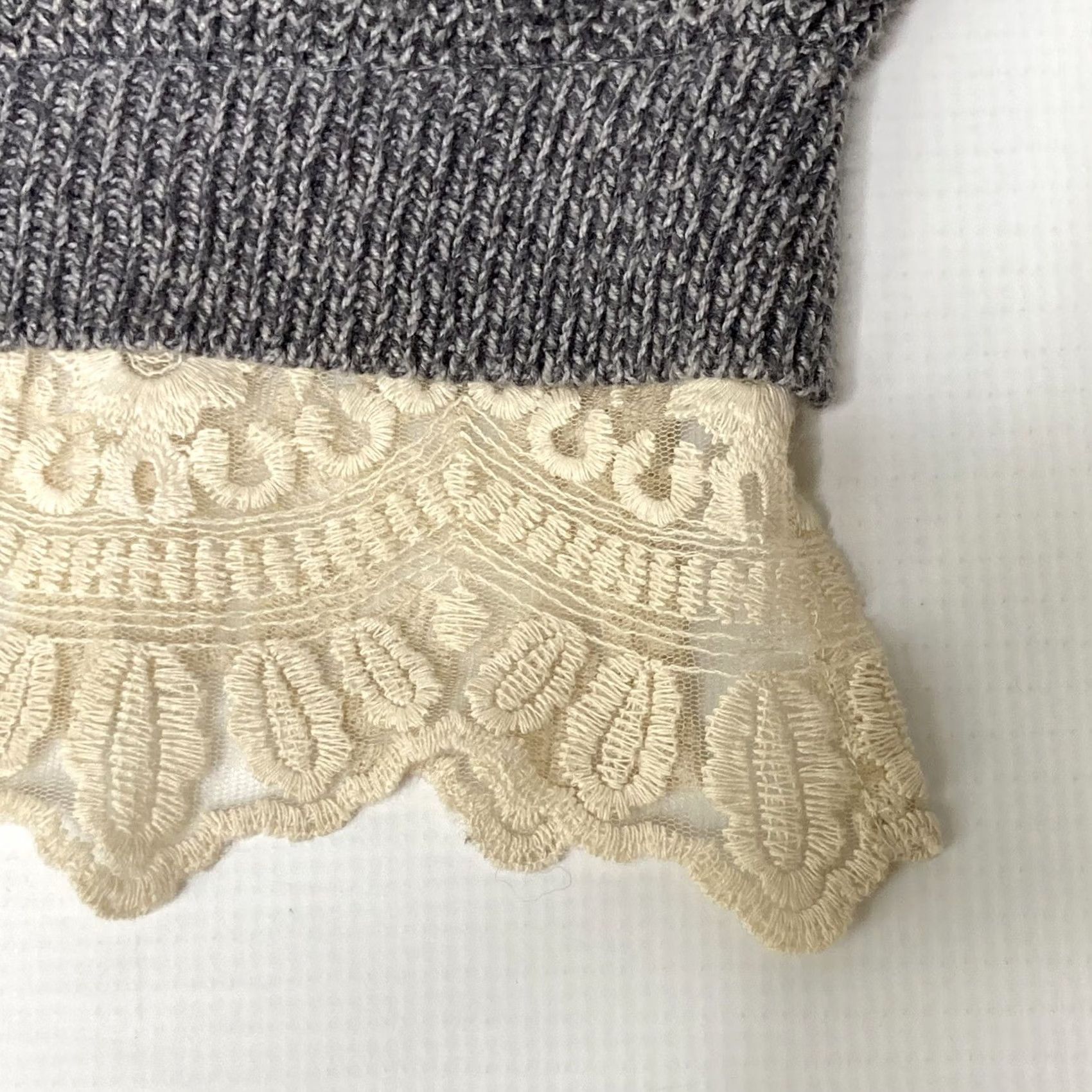 Anthropologie Anthropologie Pins and Needles Womens Gray Small Knit Lace Trim Sweater Tunic Size S / US 4 / IT 40 - 3 Thumbnail