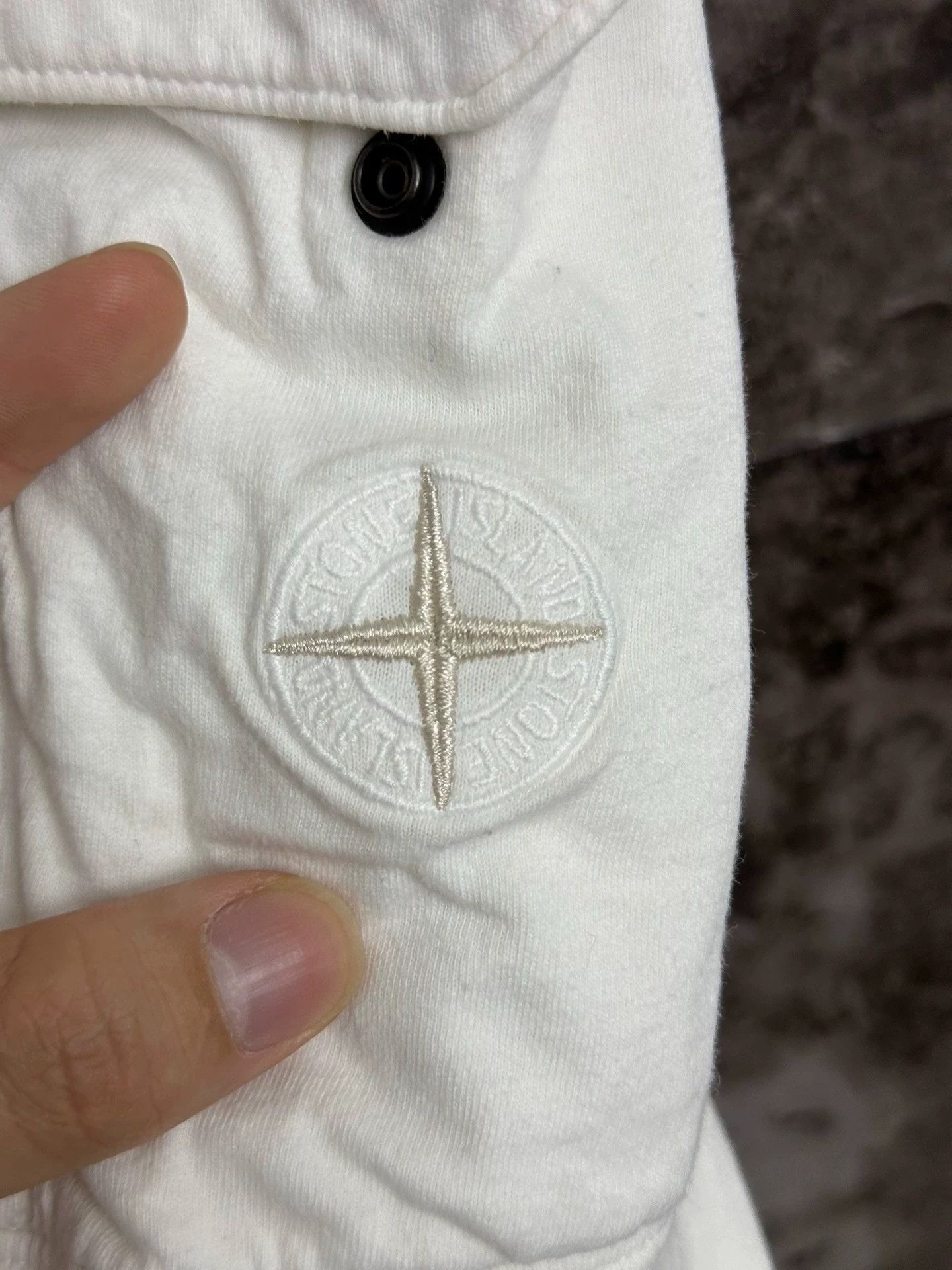 Stone Island Stone Island 22ss Side Zip Pkt Compass Embro White Short XL Size US XL / EU 56 / 4 - 3 Thumbnail