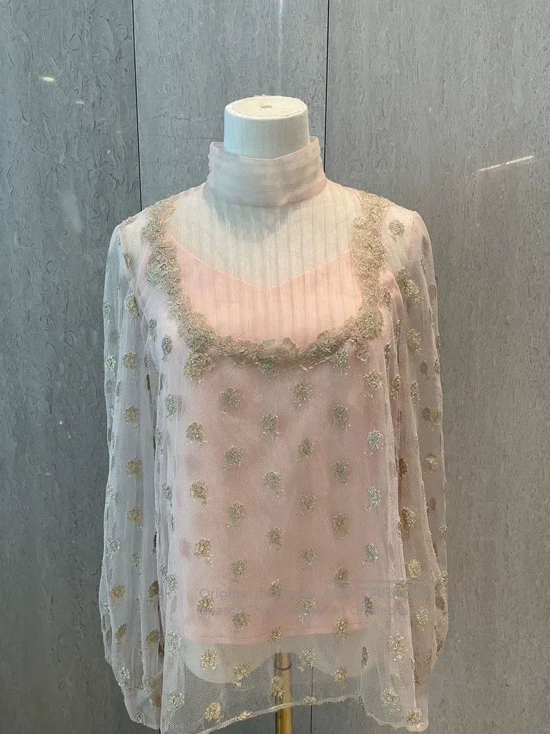 Valentino Valentino Lace shirt top Size M / US 6-8 / IT 42-44 - 1 Thumbnail