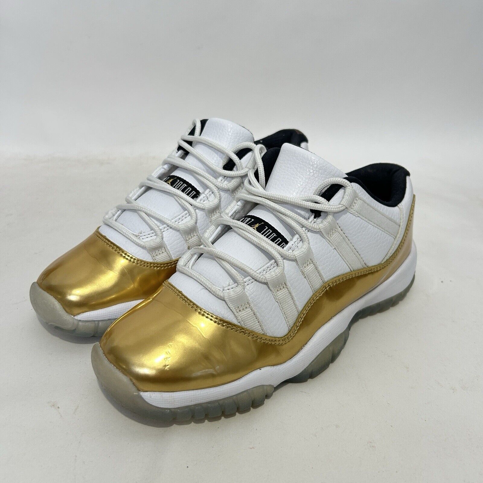 Jordan Brand Nike Air Jordan 11 Retro Low GS “Closing Ceremony” Size US 7 / IT 37 - 4 Thumbnail
