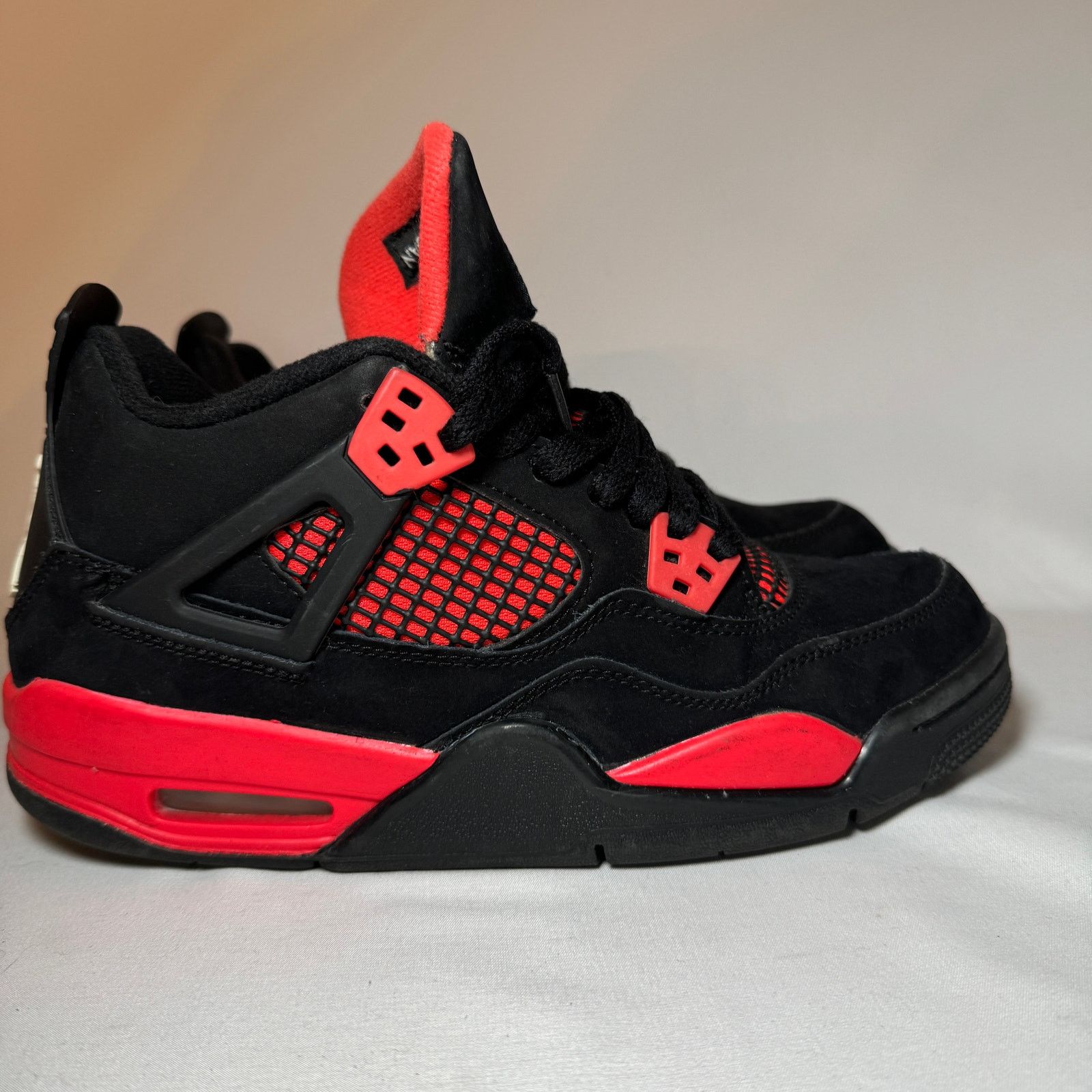 Jordan Brand × Nike Size 6.5 Nike Air Jordan 4 Retro GS Red Thunder Men's Shoes Size US 6.5 / EU 39-40 - 1 Thumbnail