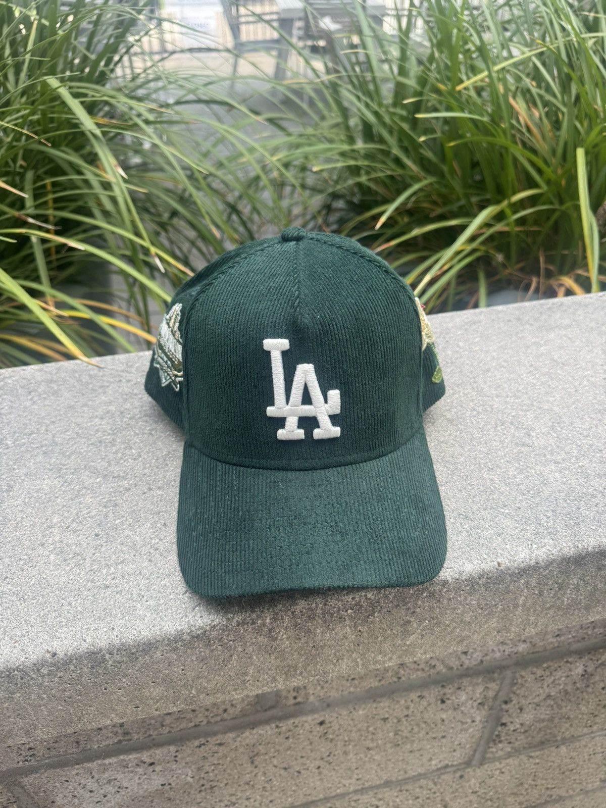 Other Forest green corduroy LA embroidered snapback Size ONE SIZE - 4 Thumbnail