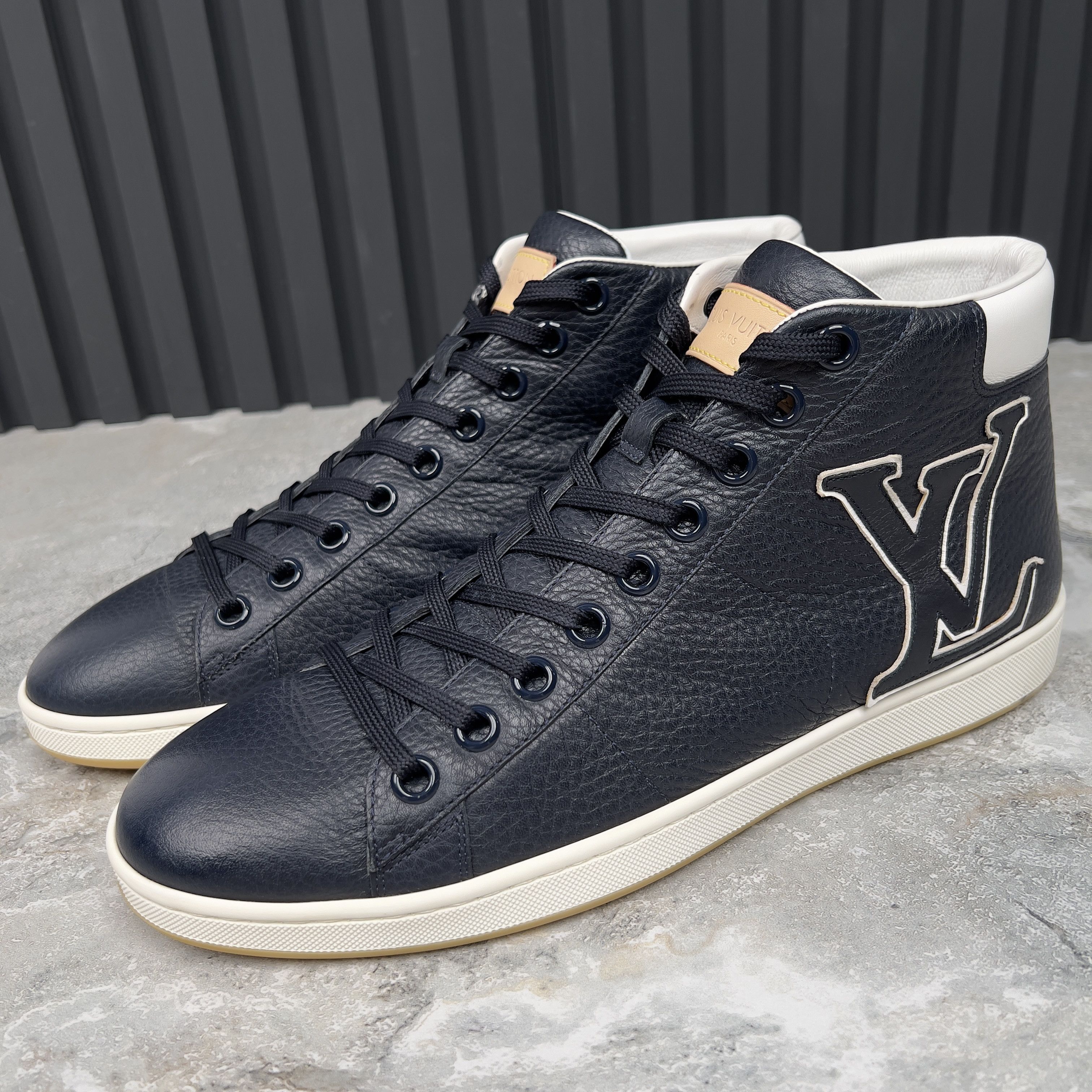 Louis Vuitton Louis Vuitton Surfside High Sneakers Graine Leather Size US 8.5 / EU 41-42 - 1 Thumbnail
