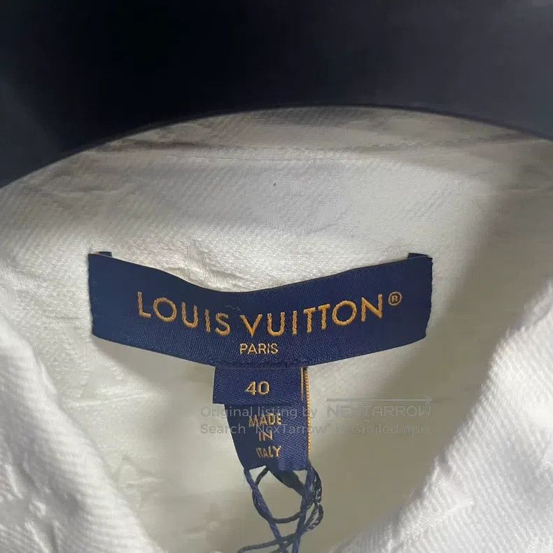 Louis Vuitton Louis Vuitton White solid Logo embossed single-breasted st Size US XXS / EU 40 - 2 Thumbnail