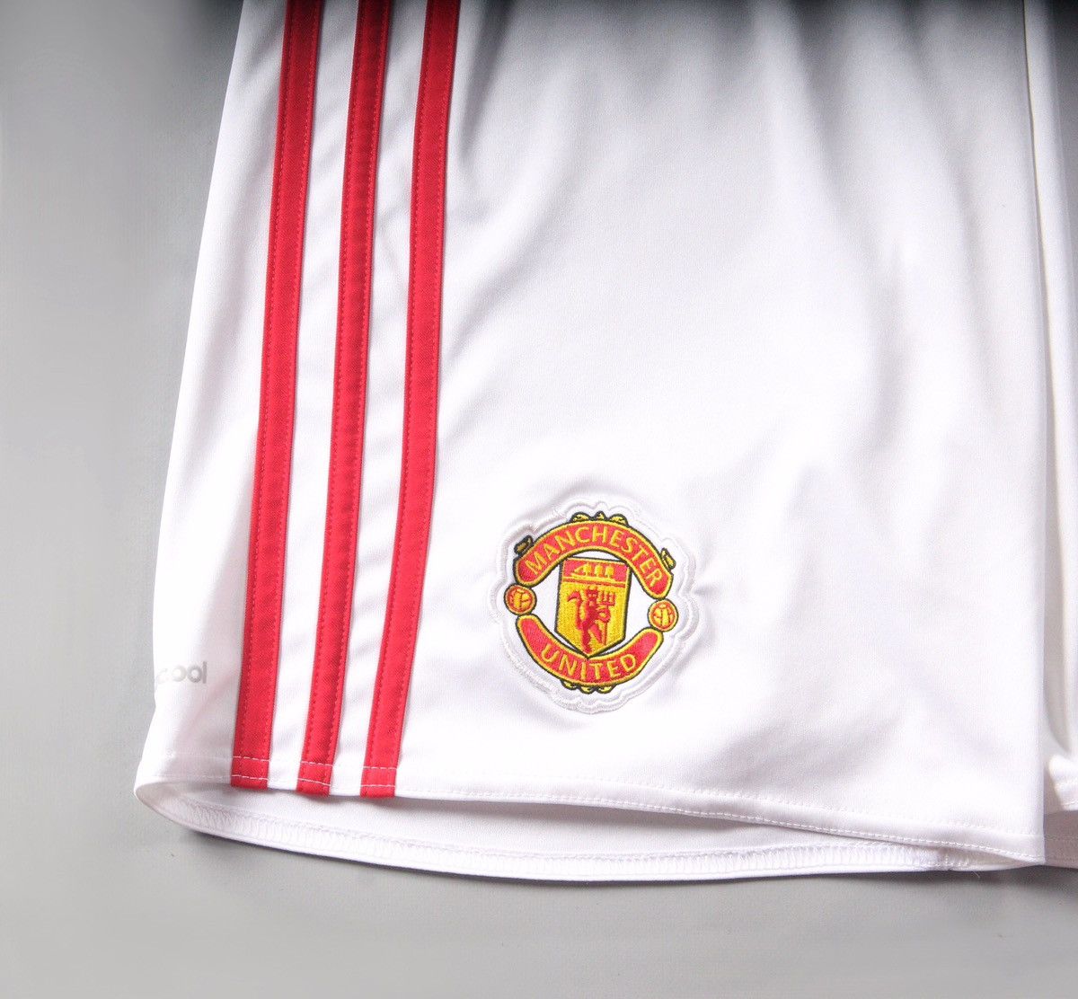 Adidas Adidas x Manchester United Shorts Soccer Football S Size US 30 / EU 46 - 3 Thumbnail