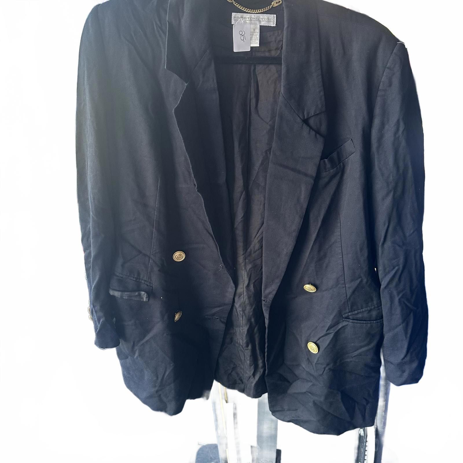 Designer Chic Black Blazer with Gold Buttons - 12- Size XL / US 12-14 / IT 48-50 - 1 Preview