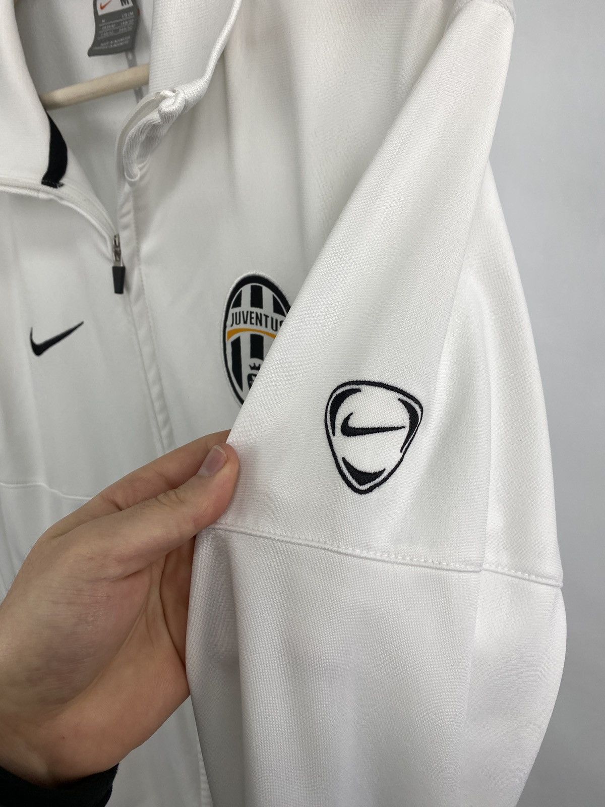 Nike 🇮🇹 Vintage 90s Nike Juventus Zip Hoodie Football Rare Y2K Size US M / EU 48-50 / 2 - 8 Thumbnail