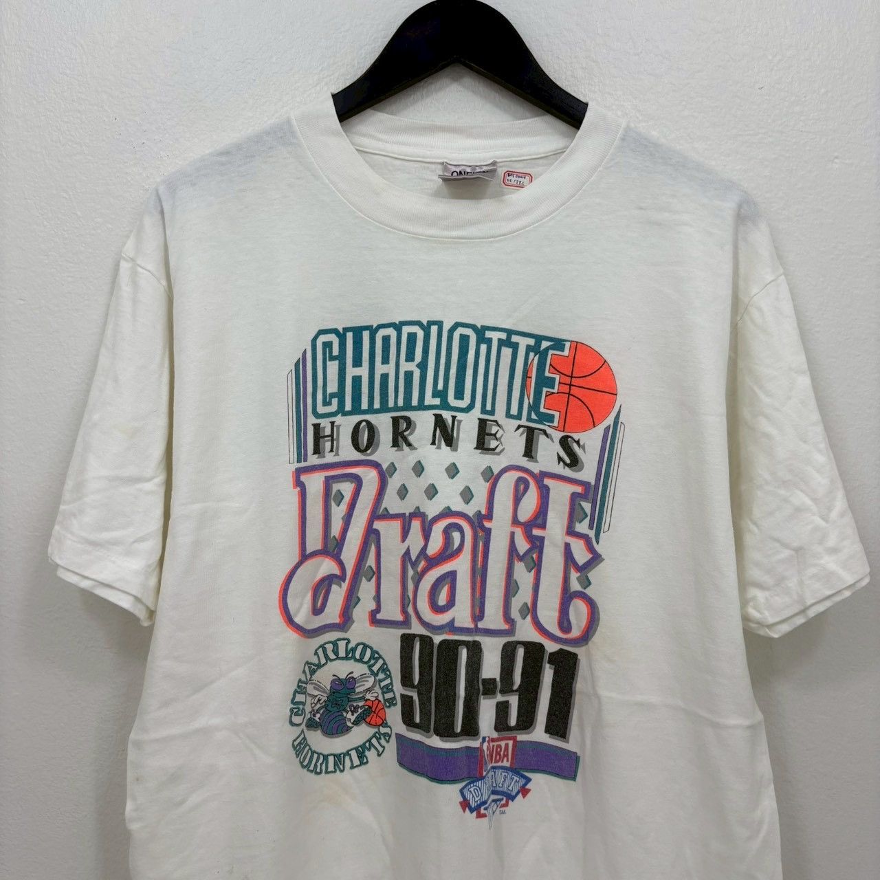 Vintage Vintage 90s Charlotte Hornets shirt size XL wts03 Size US XL / EU 56 / 4 - 1 Thumbnail