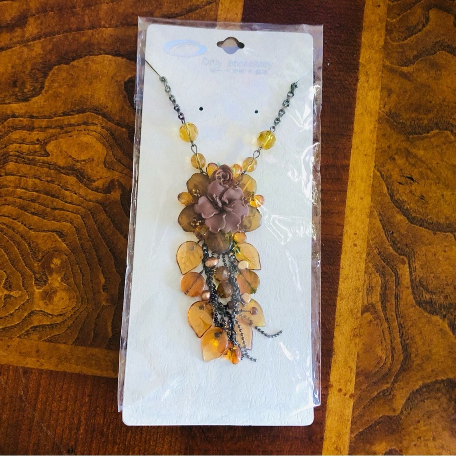 Jewelry Fall leaves floral medallion gunmetal necklace NIP Size ONE SIZE - 7 Thumbnail