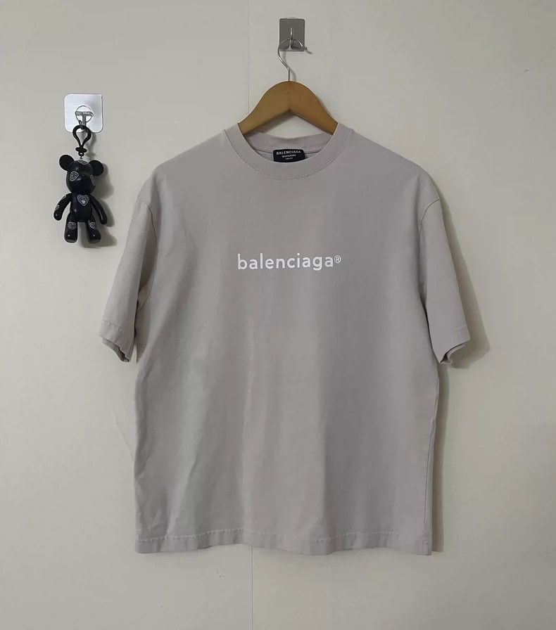 Balenciaga Balenciaga Short Sleeve Tee in Beige Color - dmc Size US XS / EU 42 / 0 - 1 Thumbnail