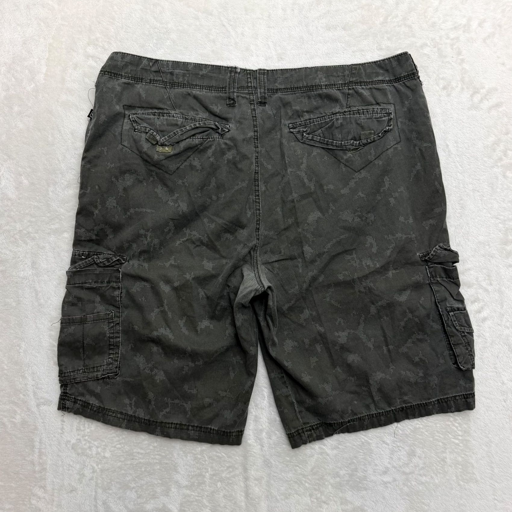No Fear No Fear Royal Cargo Shorts Mens 38 Gray Camo Relaxed Inseam 12 in Summer Cargo Pocket Shorts Size US 38 / EU 54 - 7 Thumbnail