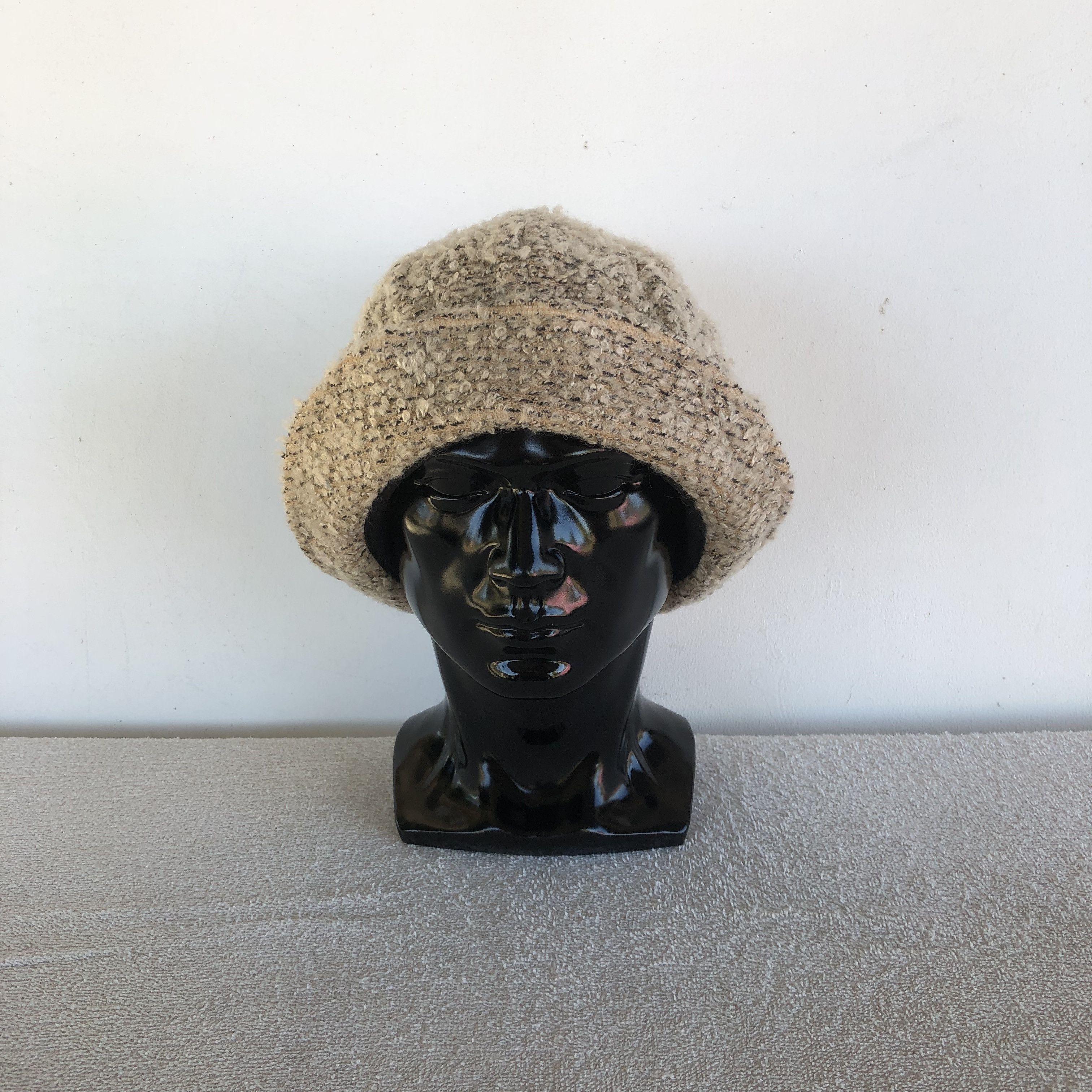 Japanese Brand Vintage Marie Claire Forum Hats Beanie Snow Caps Size ONE SIZE - 2 Thumbnail
