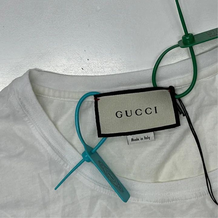 Gucci Gucci Gucci Distressed Logo Short Sleeve T-Shirt -2506 Size US XS / EU 42 / 0 - 3 Thumbnail