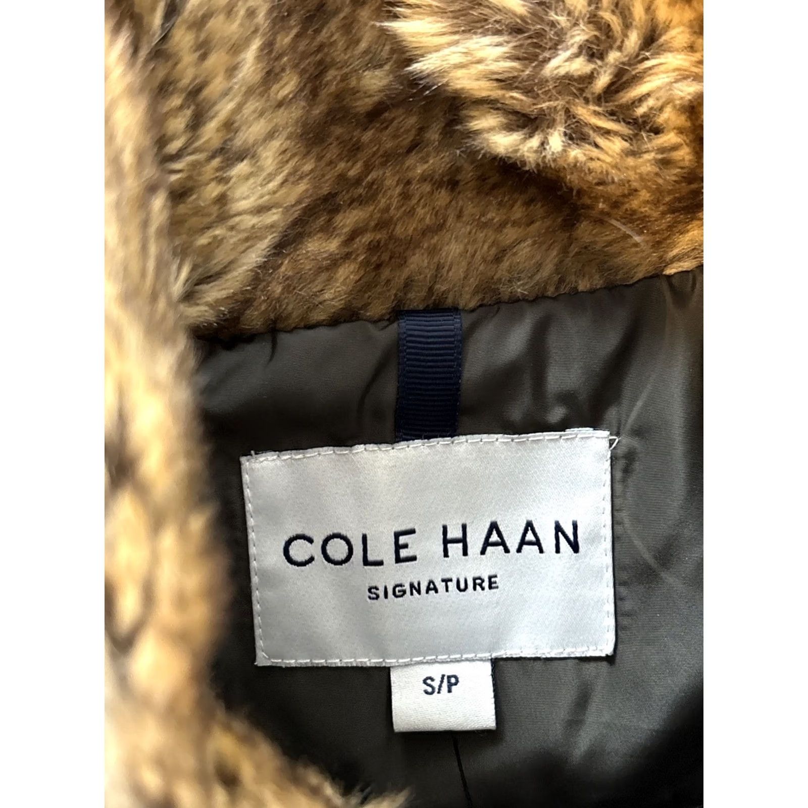 Cole Haan Cole Haan Signature Down Puffer Coat Fur Stow Hood Women’s Size S Green Coat Hooded Womens Puffer Down Green Cole Haan Signature Down S Size S / US 4 / IT 40 - 4 Thumbnail