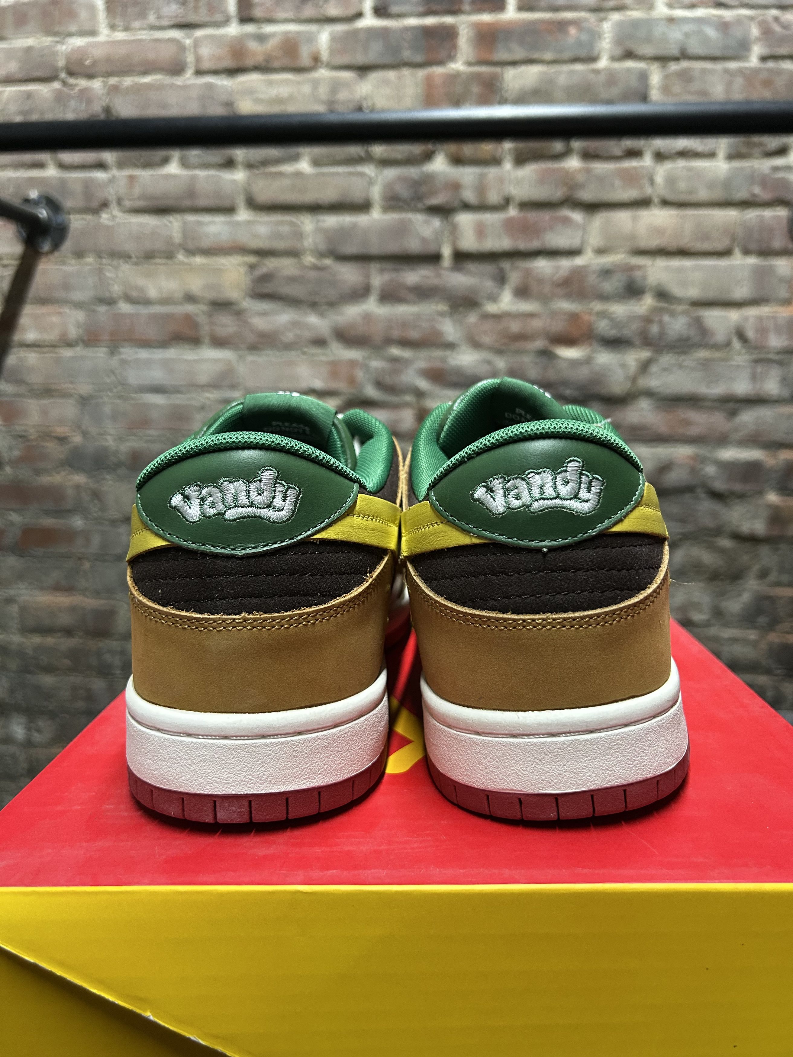 Vandy The Pink Vandy The Pink Burger Dunk Size US 11 / EU 44 - 4 Thumbnail
