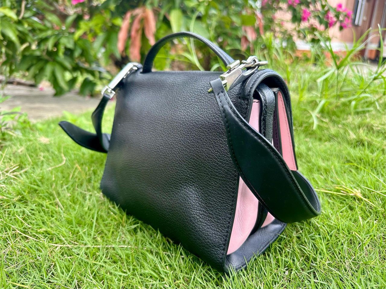 Alexander McQueen Authentic Alexander McQueen Leather S/S 2021 The Story Bag Size ONE SIZE - 5 Thumbnail