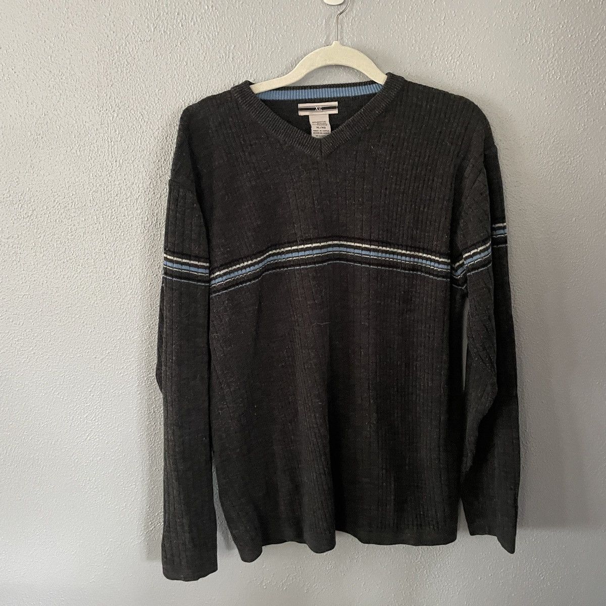 Vintage Vintage XG V Neck Ribbed Striped Sweater Men’s Size XL Size US XL / EU 56 / 4 - 1 Thumbnail