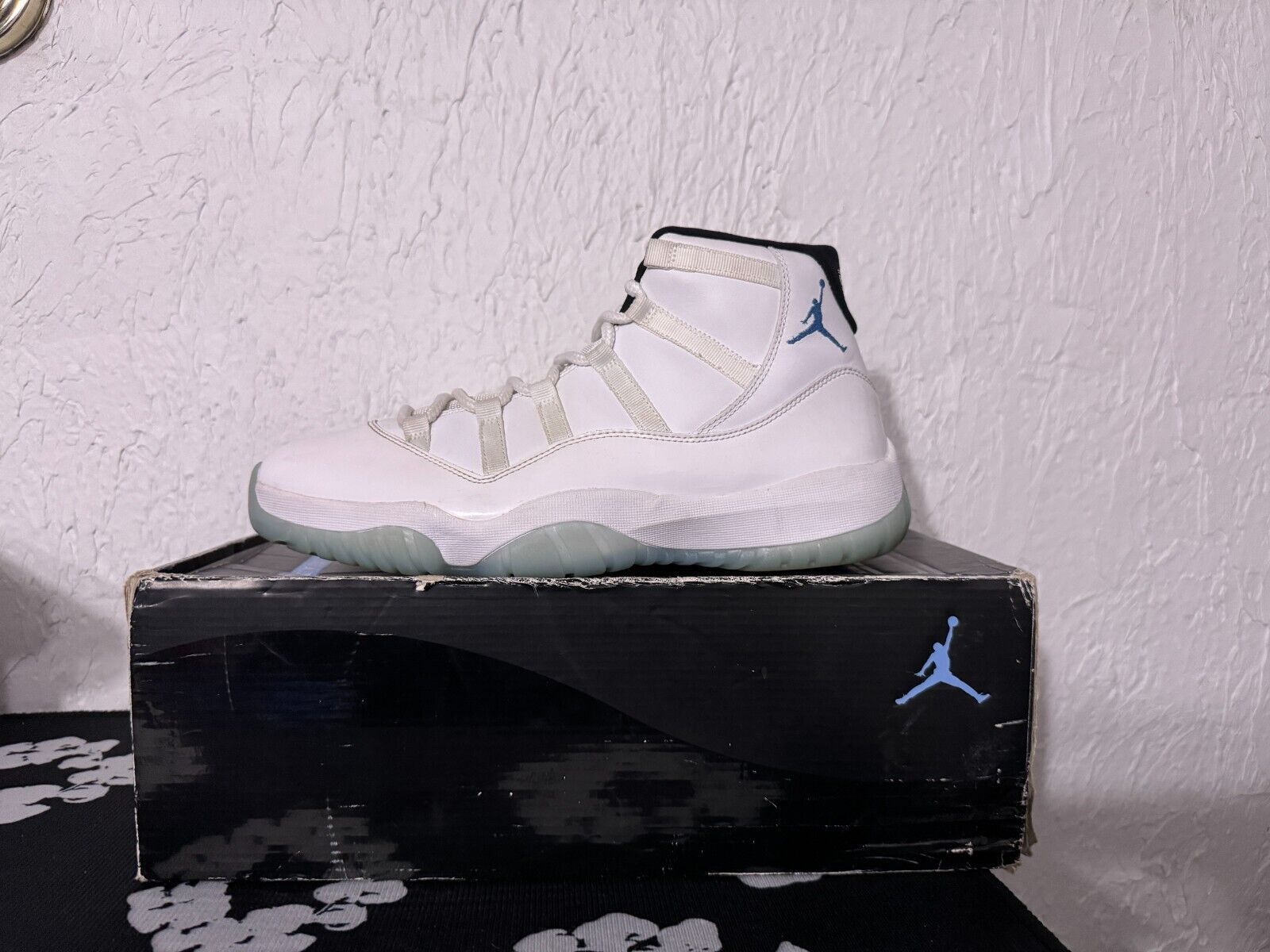 US 12- Nike Air Jordan 11 Retro High OG Legend Blue Colombia