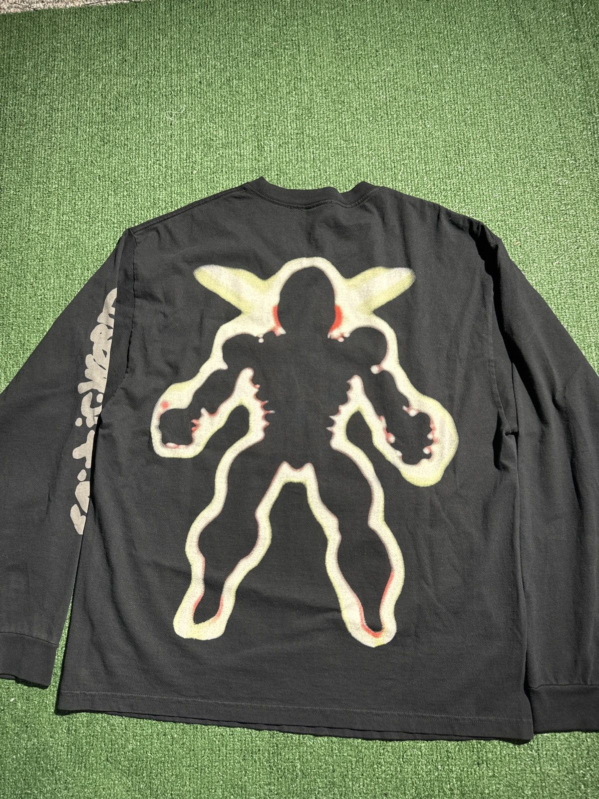 Travis Scott Travis scott black out reality long sleeve size XL Size US XL / EU 56 / 4 - 6 Thumbnail